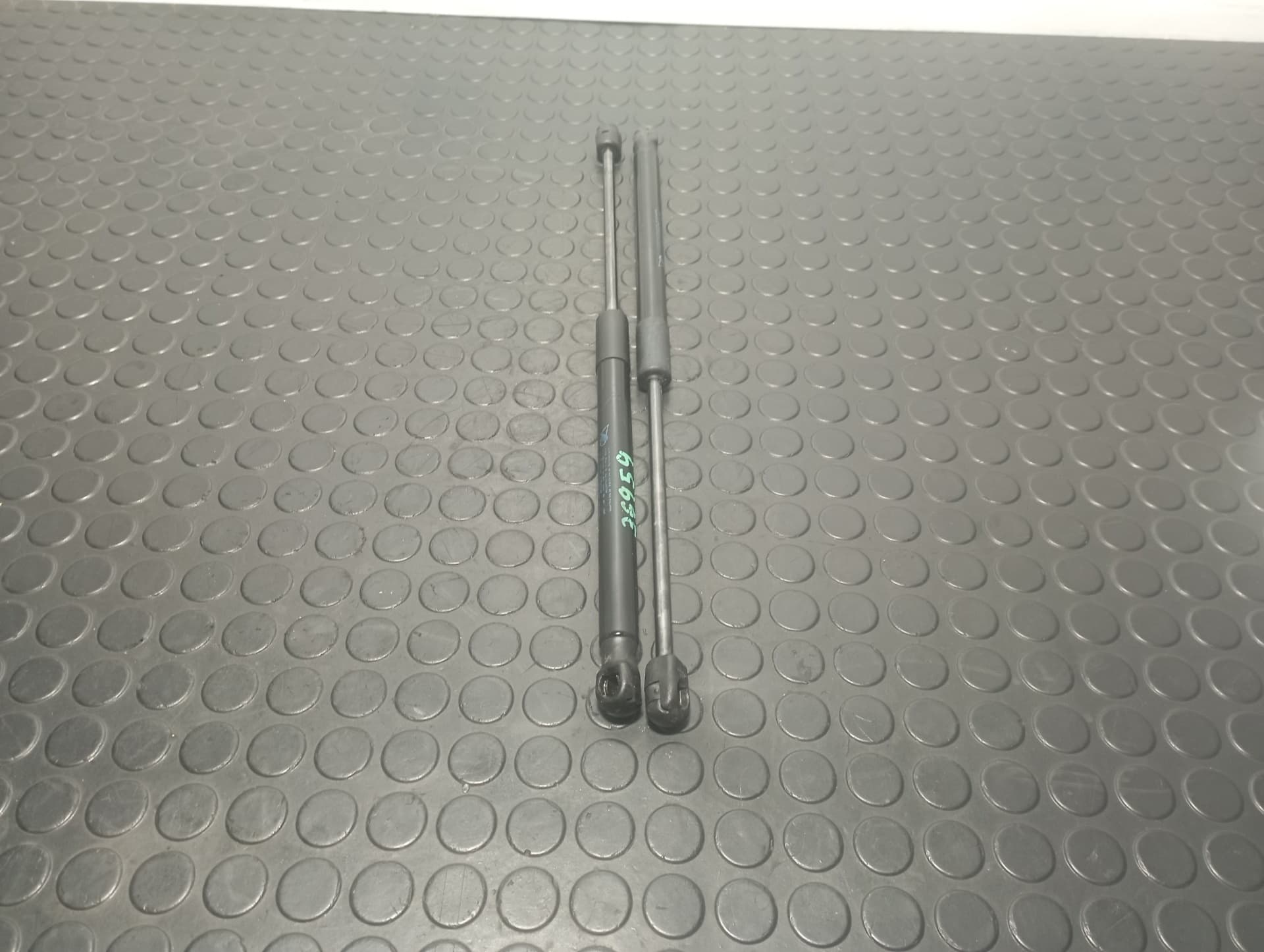 Recambio de AMORTIGUADORES MALETERO / PORTON para PEUGEOT 3008 1.6 5F01 referencia OEM IAM 9683207080 - NEGRO 3