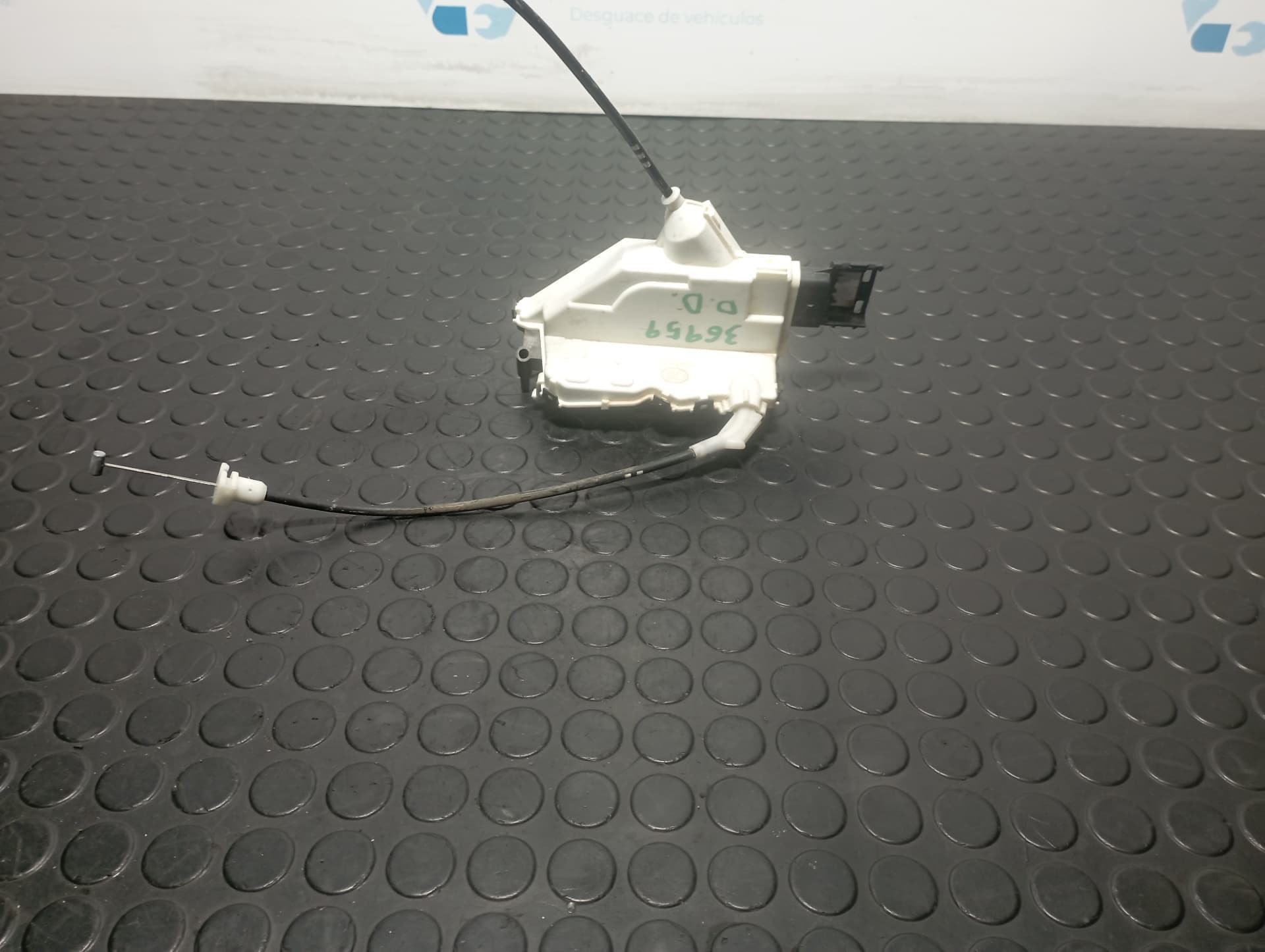 Recambio de CERRADURA PUERTA DELANTERA DERECHA para PEUGEOT 3008 1.6 5F01 referencia OEM IAM A048069 - NEGRO