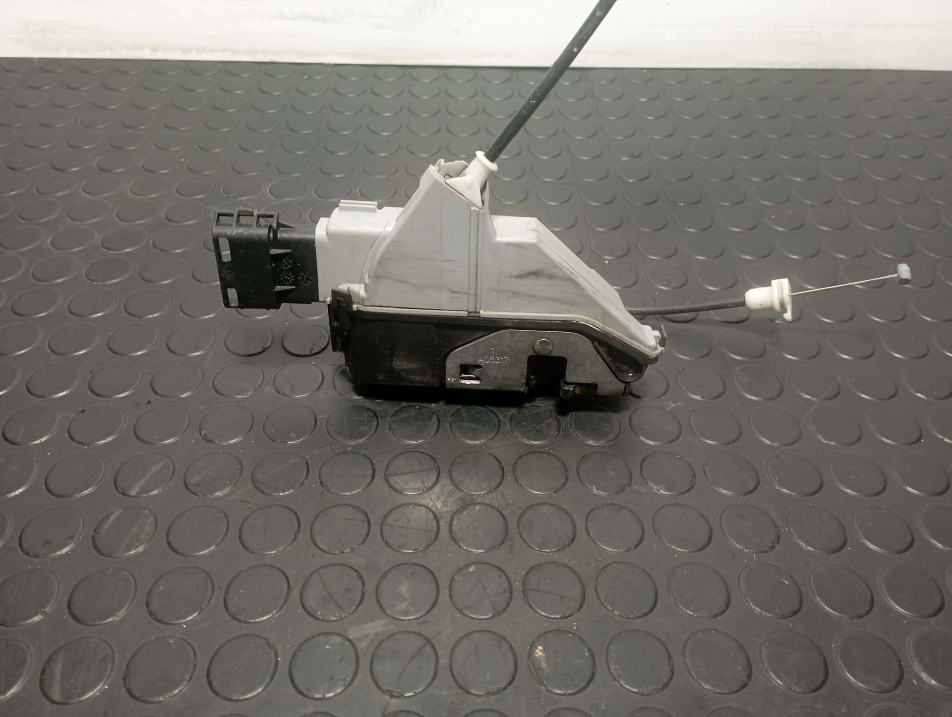 Recambio de CERRADURA PUERTA TRASERA DERECHA para PEUGEOT 3008 1.6 5F01 referencia OEM IAM A05317 - NEGRO 2