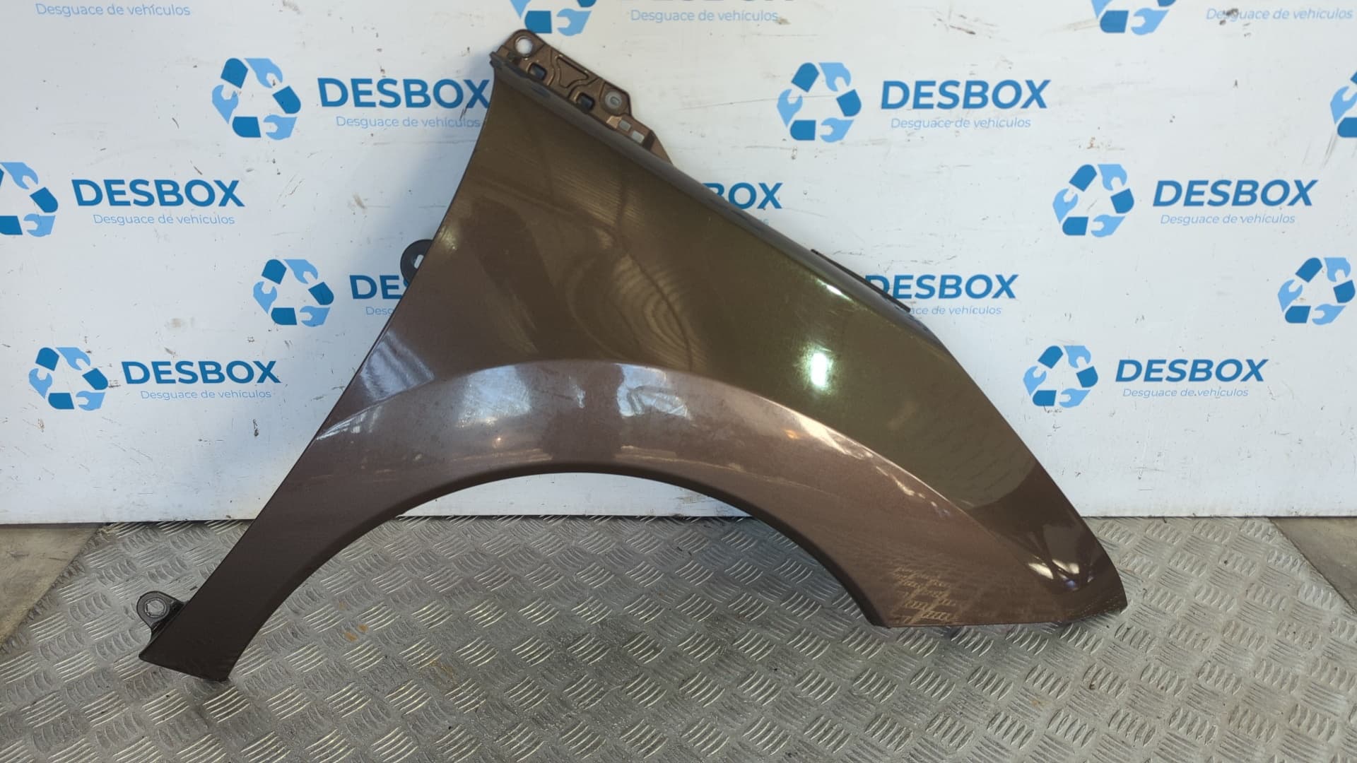 Recambio de ALETA DELANTERA DERECHA para PEUGEOT 3008 1.6 5F01 - NEGRO