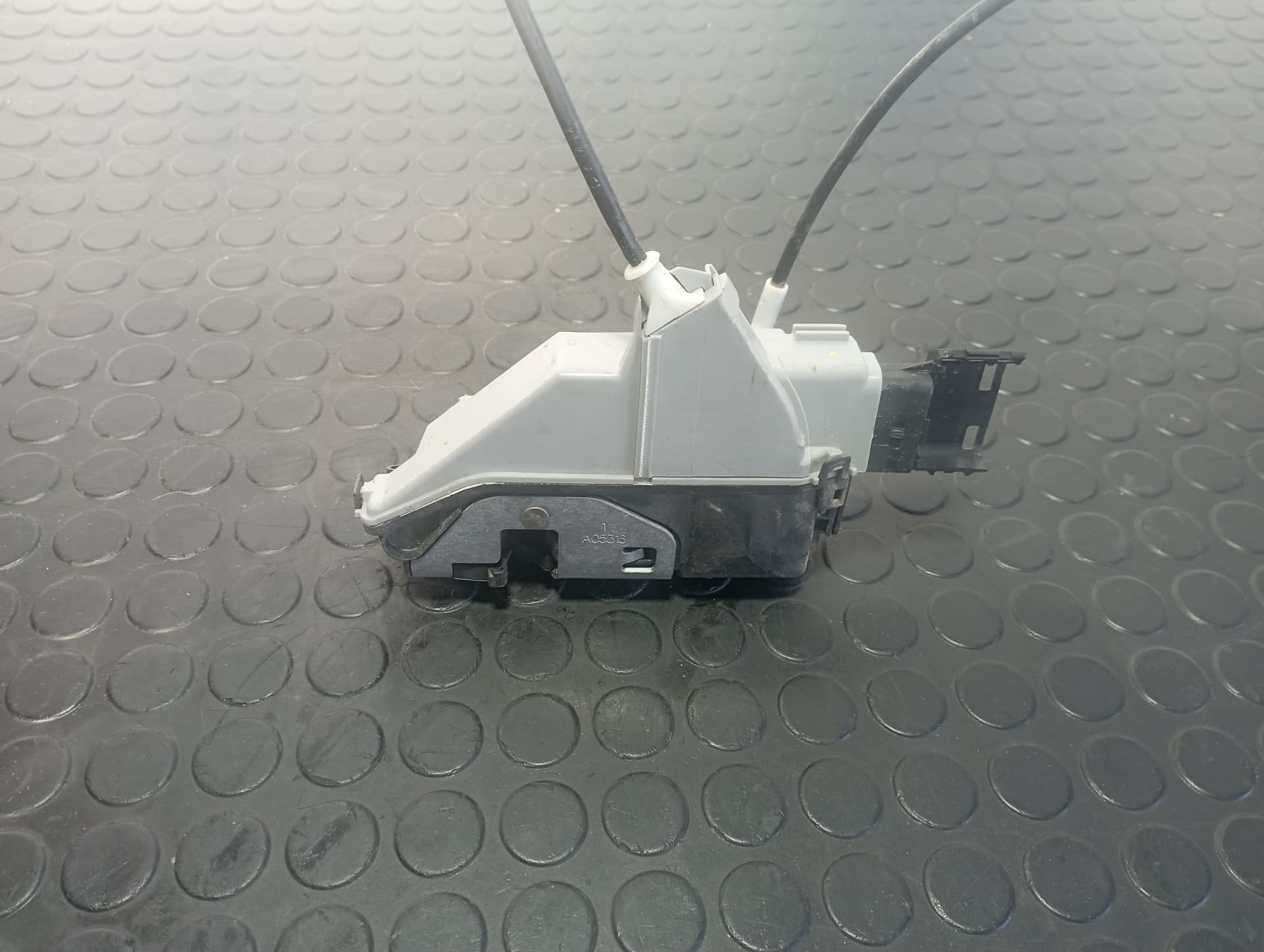 Recambio de CERRADURA PUERTA TRASERA IZQUIERDA para PEUGEOT 3008 1.6 5F01 referencia OEM IAM 9822829880 - NEGRO 3