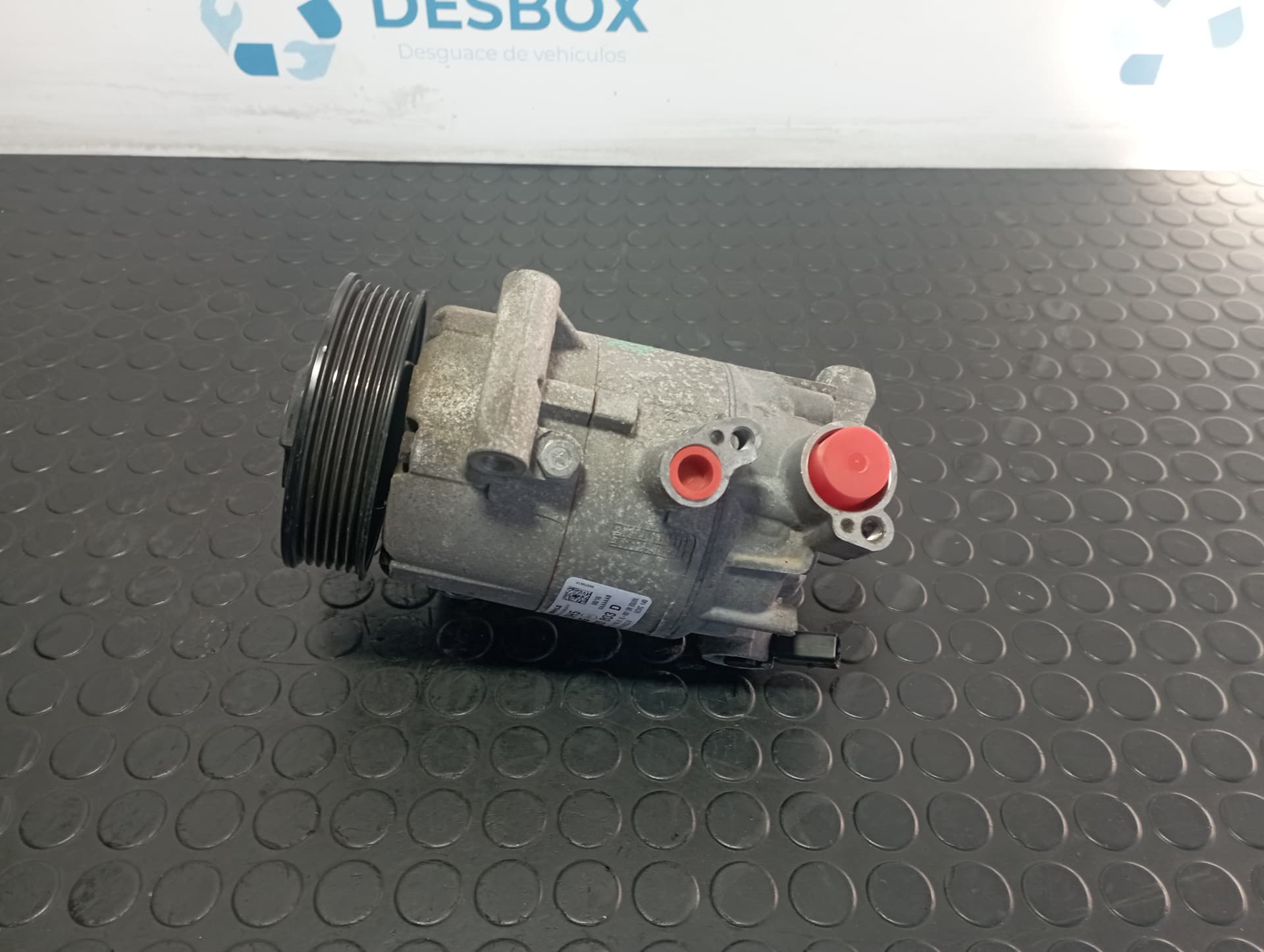 Recambio de COMPRESOR AIRE ACONDICIONADO para VOLKSWAGEN GOLF VII LIM. (5G1) 2.0 TDI CRL referencia OEM IAM 5Q0820803D - BLANCO 2