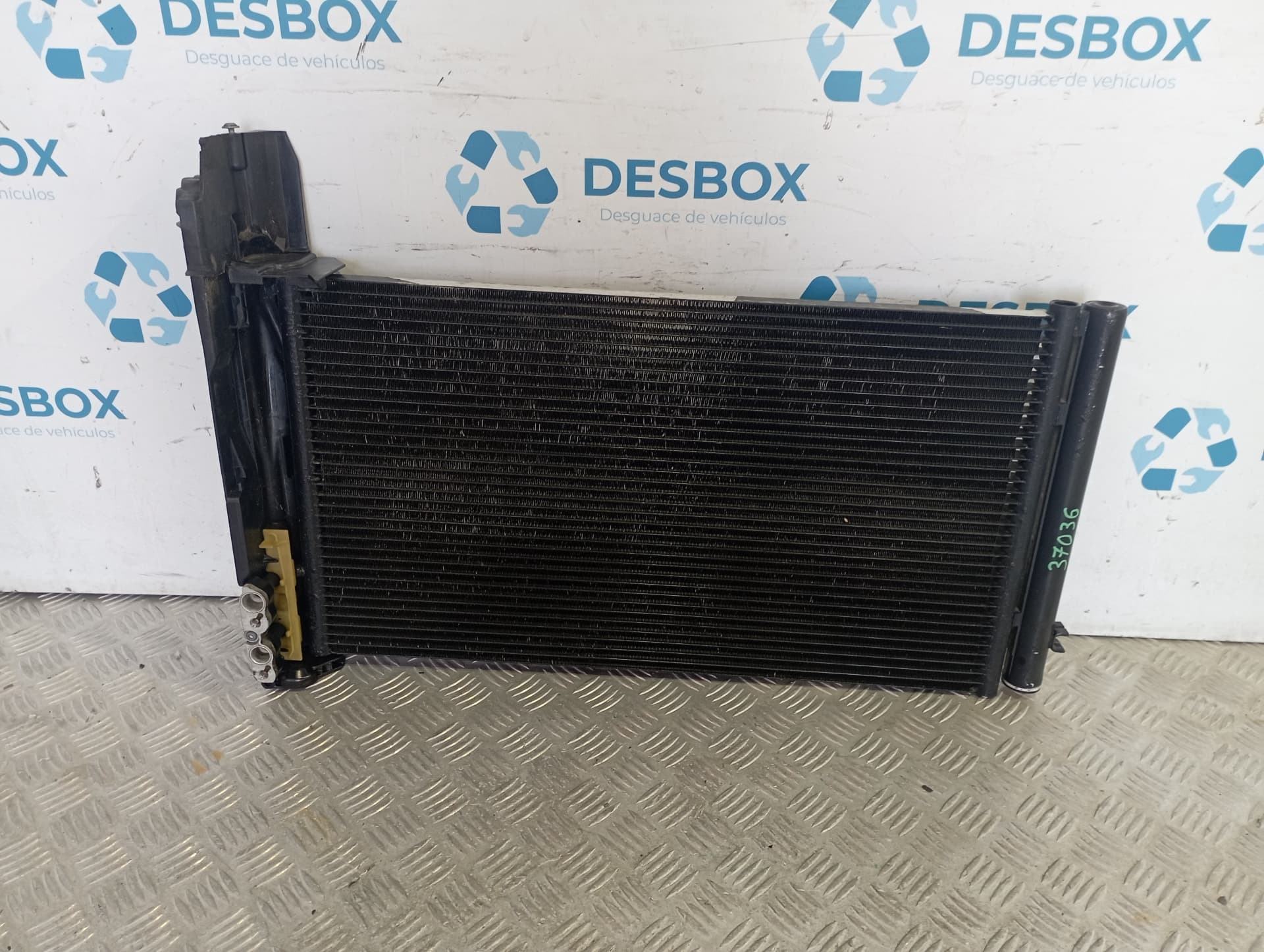 Recambio de CONDENSADOR / RADIADOR  AIRE ACONDICIONADO para BMW SERIE 3 BERLINA (E90) 320D BERLINA 204D4 referencia OEM IAM 3213311 - AZUL