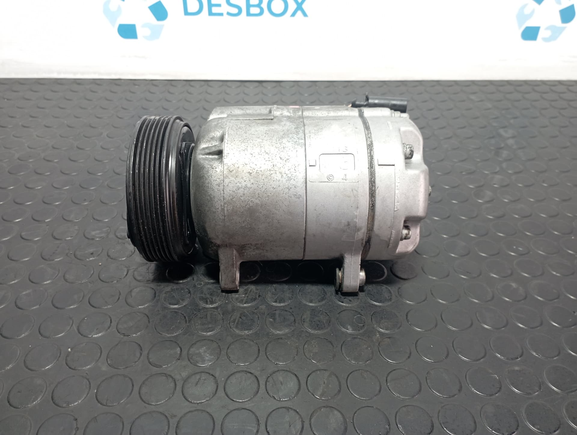 Recambio de COMPRESOR AIRE ACONDICIONADO para VOLKSWAGEN BORA BERLINA (1J2) 1.6 AZD referencia OEM IAM 1J0820803G - GRIS 2