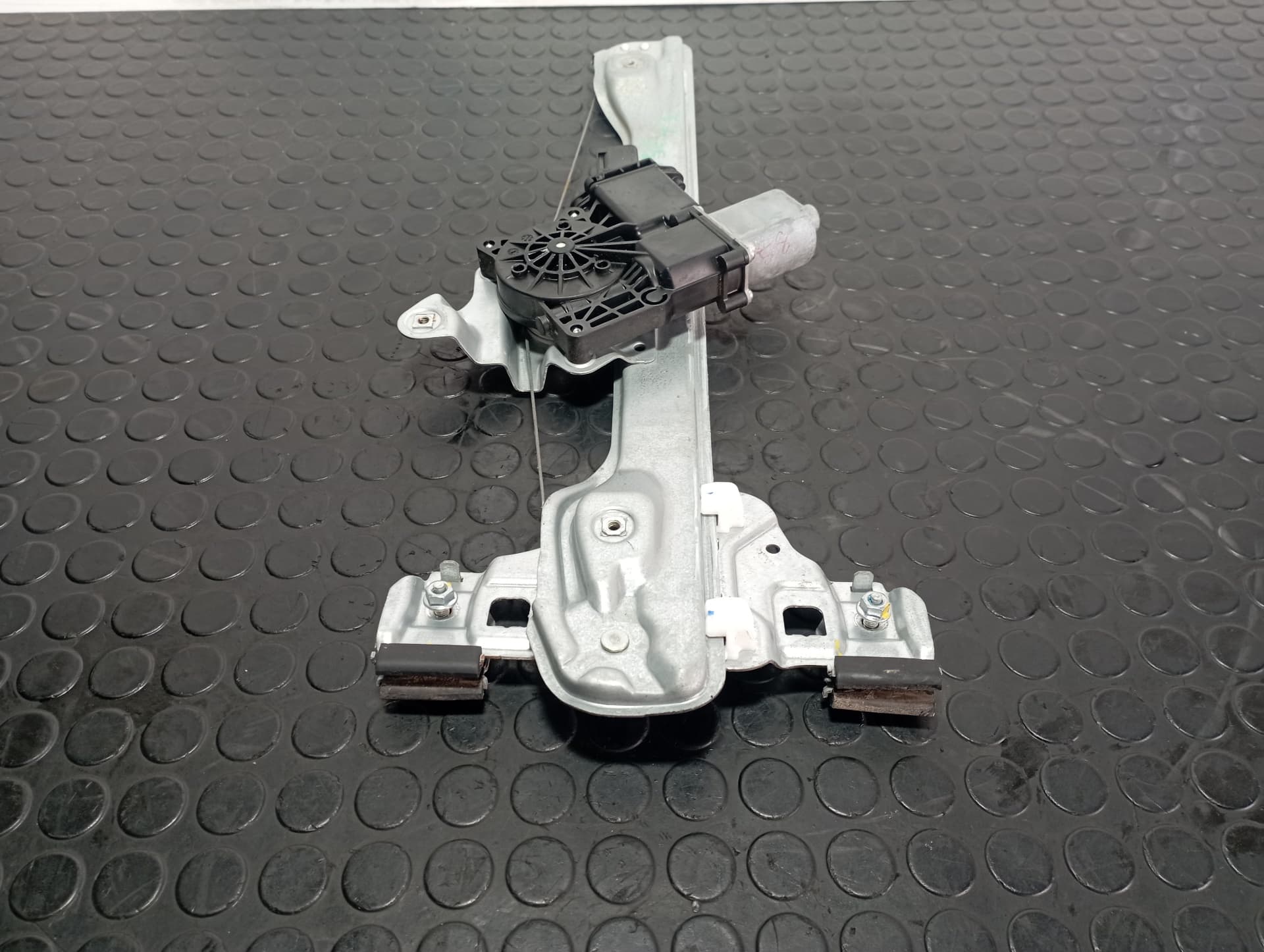Recambio de ELEVALUNAS TRASERO IZQUIERDO para OPEL MOKKA X MOKKA X 1.3 I B14NET referencia OEM IAM 98920SUV20 - NEGRO