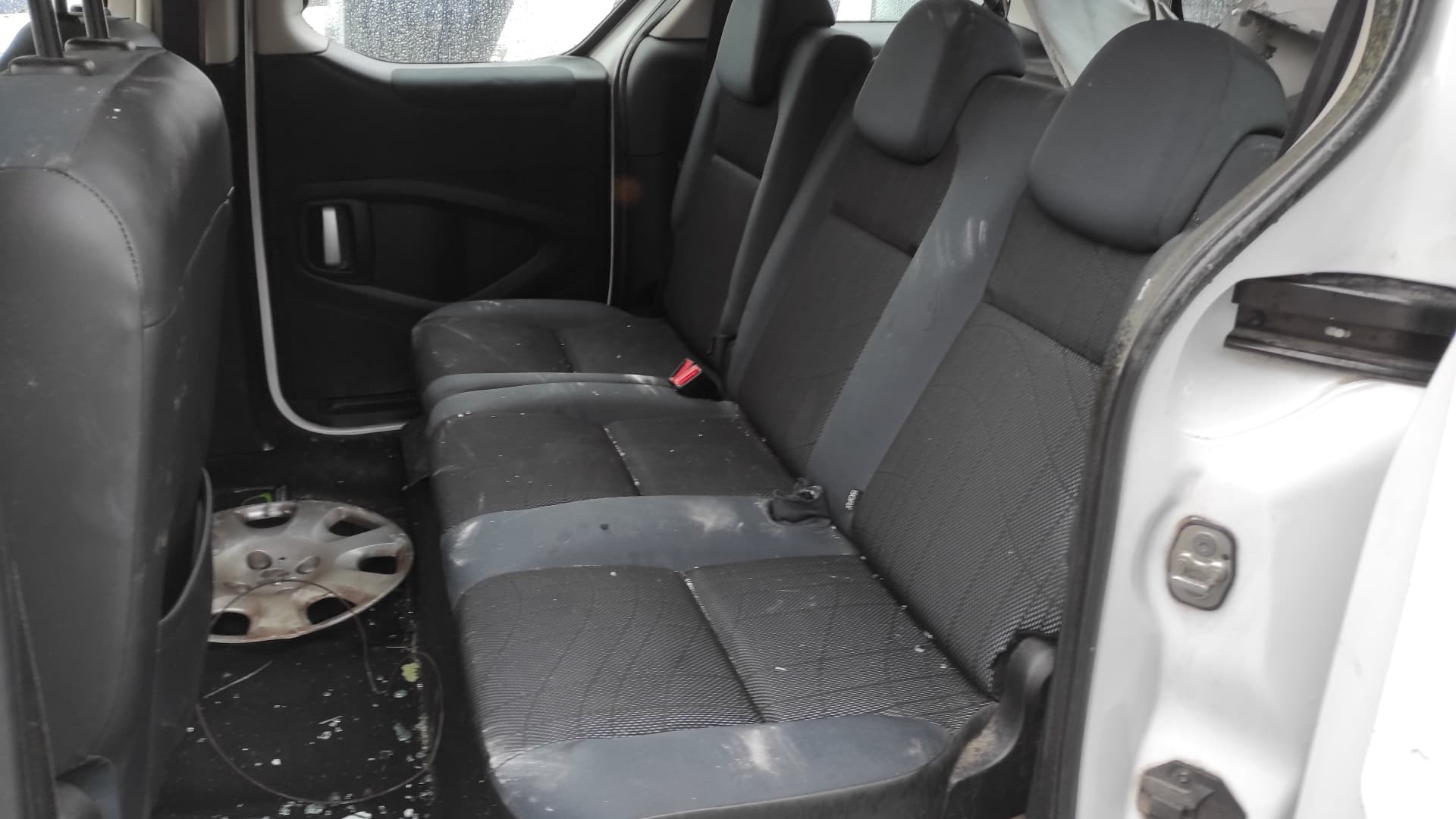 Recambio de SOPORTE GUIA PATIN INFERIOR para PEUGEOT PARTNER KOMBI 1.6 HDI 9HX/9H2 - BLANCO 2