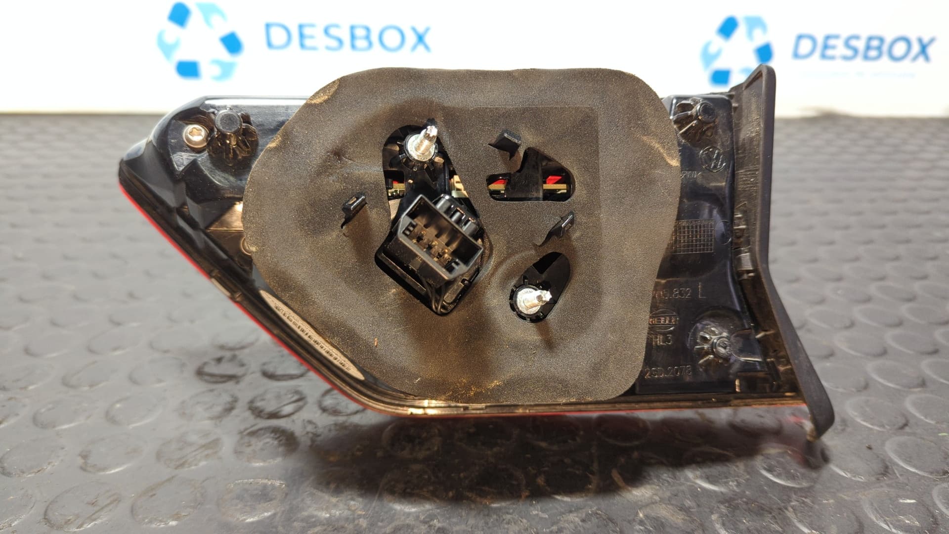 Recambio de PILOTO PORTON IZQUIERDO para VOLKSWAGEN TIGUAN 1.9 TDI DTR referencia OEM IAM 5NA945093F - NEGRO 2