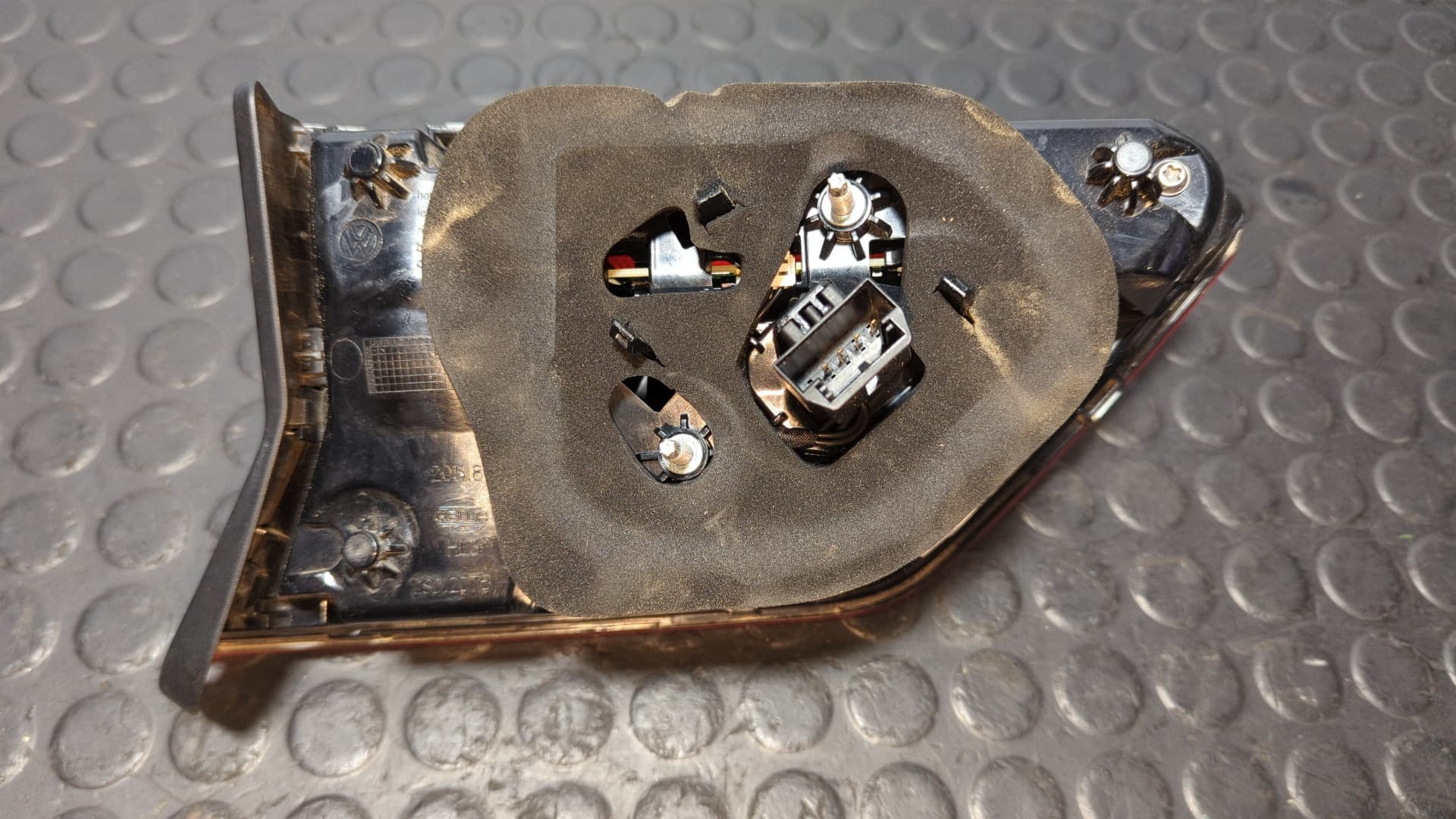 Recambio de PILOTO PORTON DERECHO para VOLKSWAGEN TIGUAN 1.9 TDI DTR referencia OEM IAM 5NA945094F - NEGRO 2