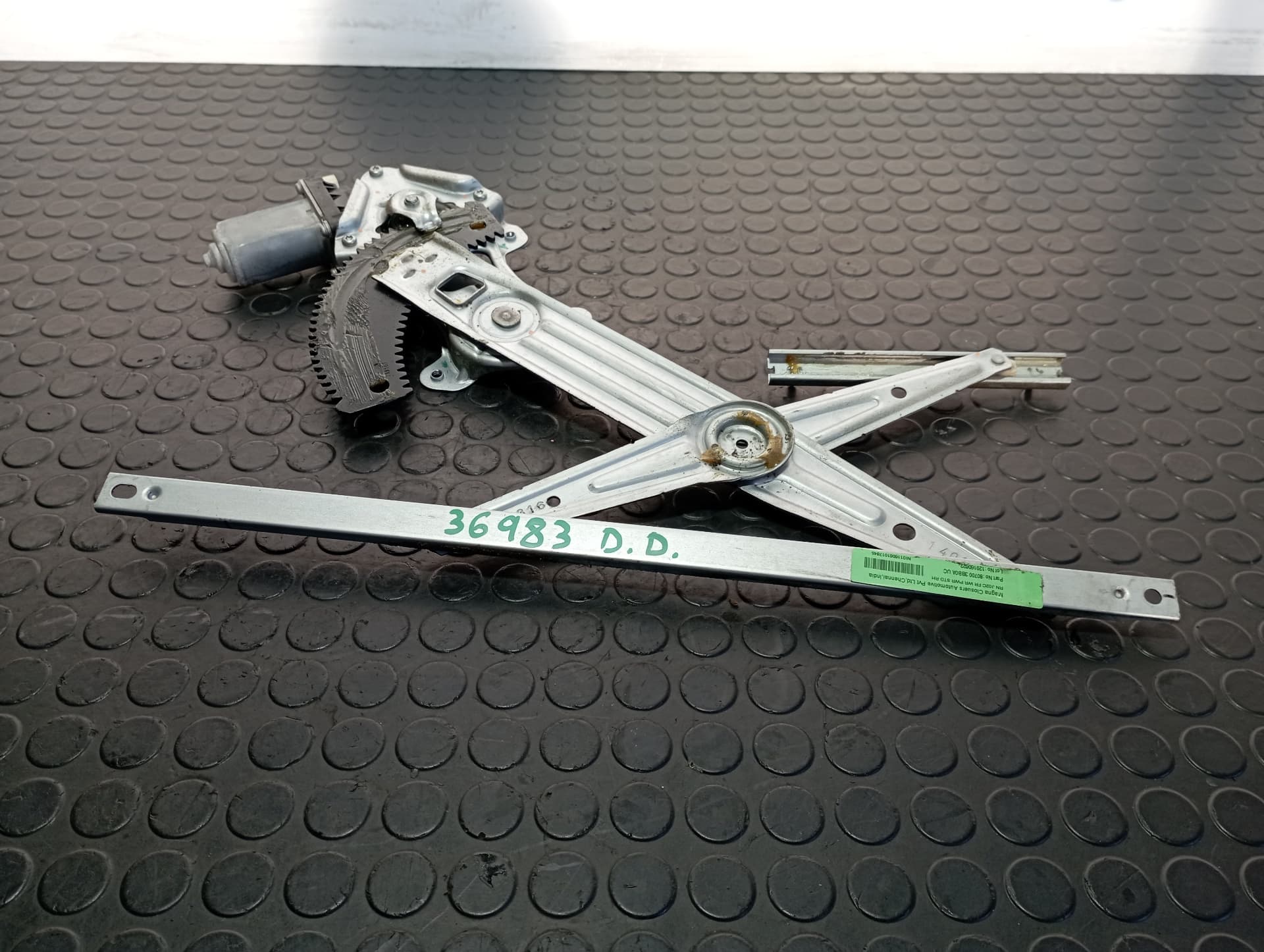 Recambio de ELEVALUNAS DELANTERO DERECHO para NISSAN NOTE 1.2 3 CIL HR12 referencia OEM IAM 807003BB0A - BLANCO