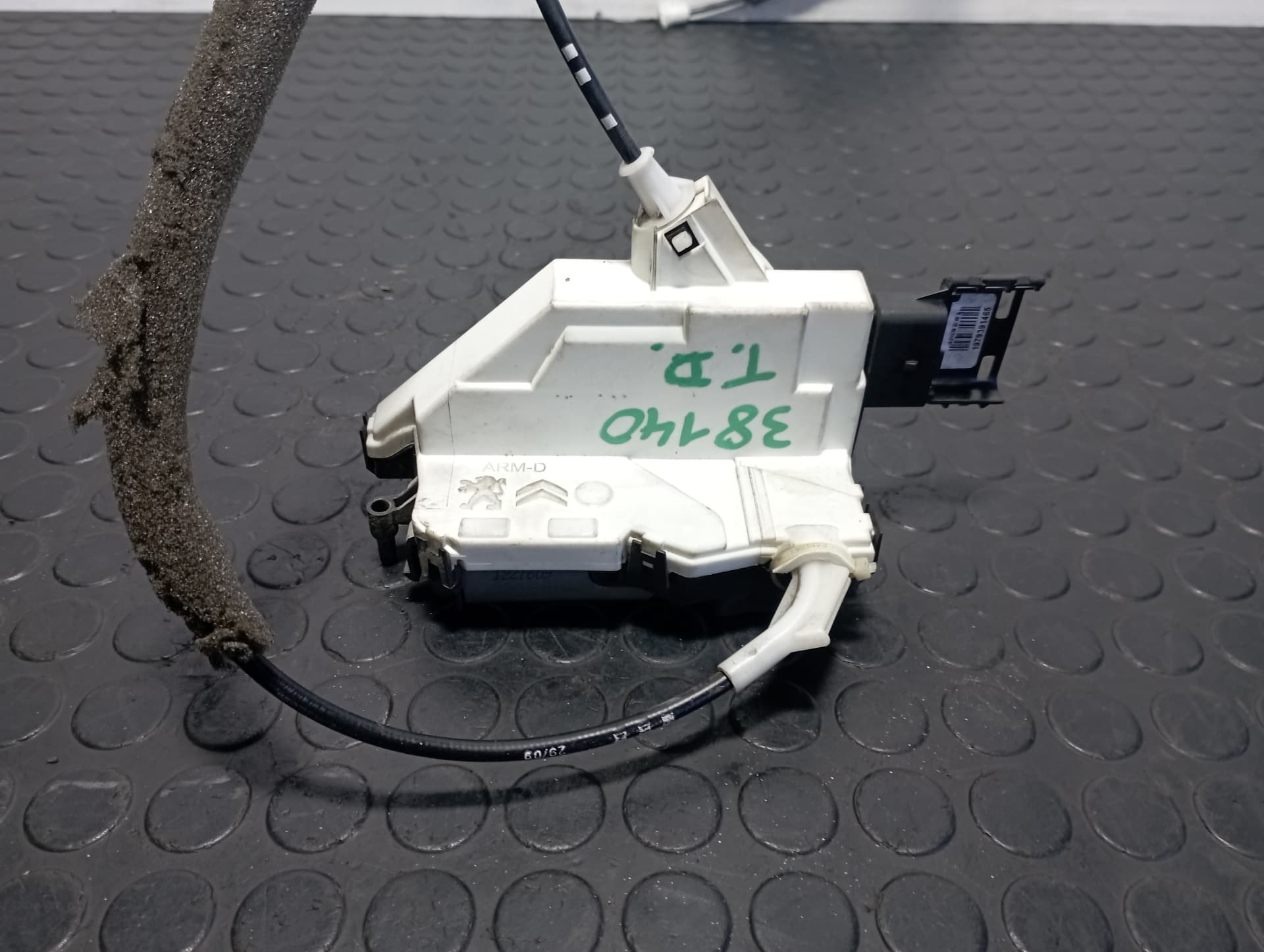 Recambio de CERRADURA PUERTA TRASERA DERECHA para PEUGEOT PARTNER KOMBI 1.6 HDI 9HX/9H2 referencia OEM IAM A01862 - BLANCO