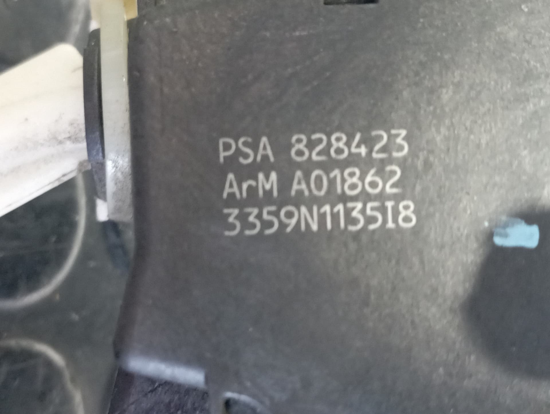 Recambio de CERRADURA PUERTA TRASERA DERECHA para PEUGEOT PARTNER KOMBI 1.6 HDI 9HX/9H2 referencia OEM IAM A01862 - BLANCO 4