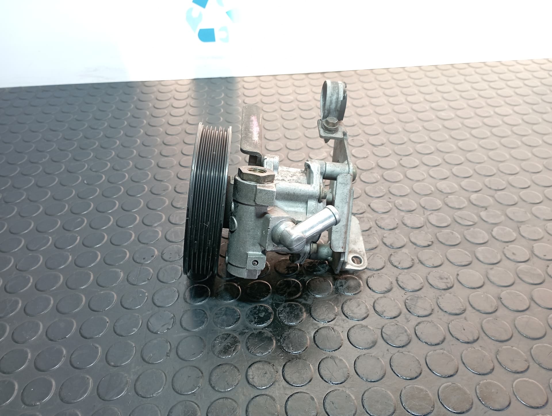 Recambio de BOMBA DIRECCION para BMW SERIE 7 (E38) 2.8 24V CAT 286S1G     referencia OEM IAM 61289BAD - GRIS 2