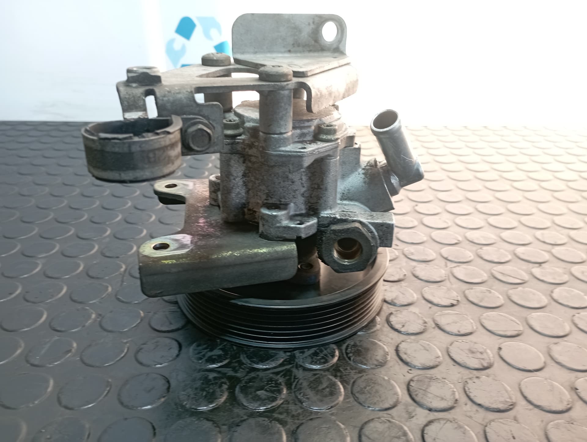 Recambio de BOMBA DIRECCION para BMW SERIE 7 (E38) 2.8 24V CAT 286S1G     referencia OEM IAM 61289BAD - GRIS 4