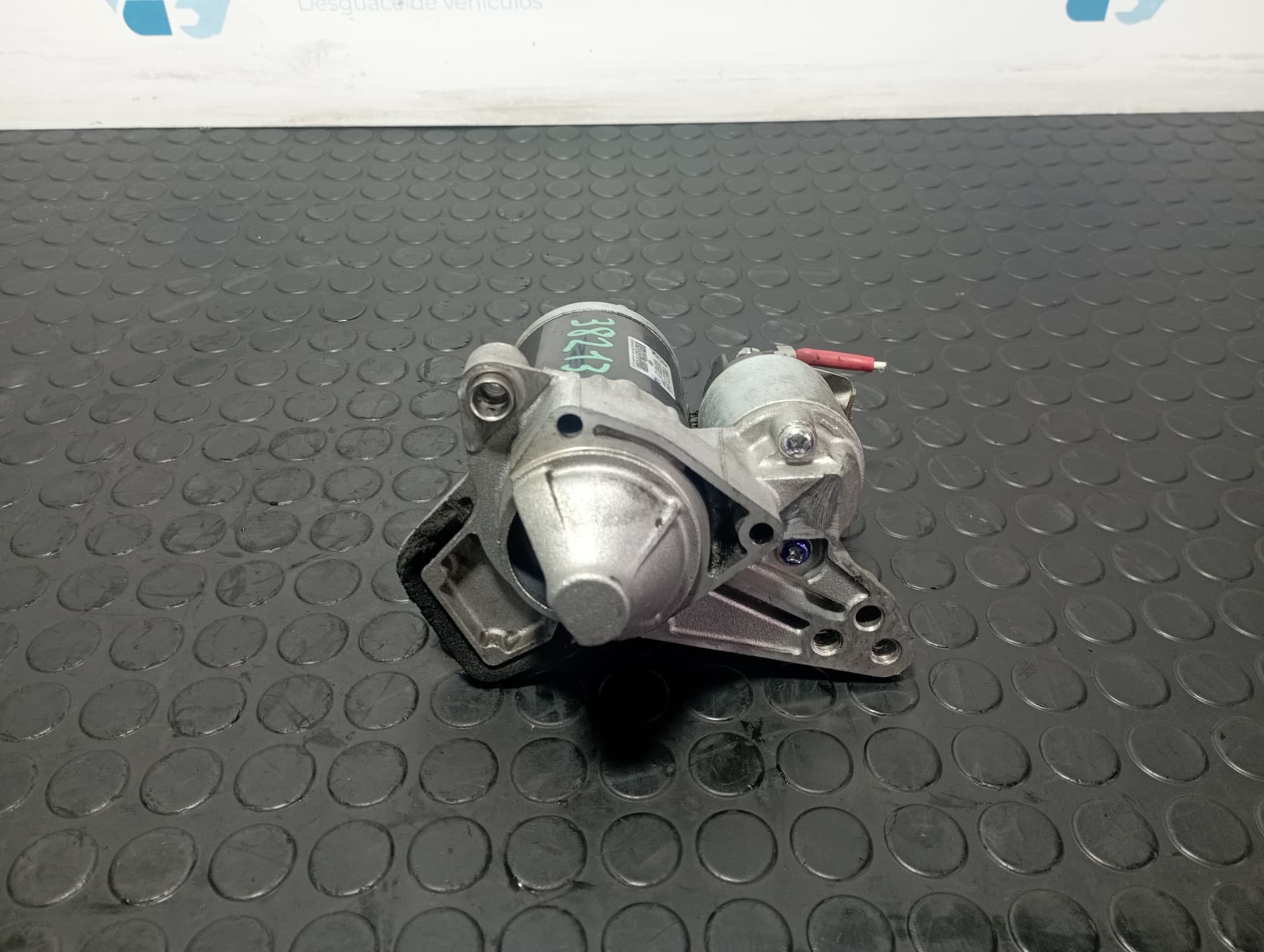 Recambio de MOTOR ARRANQUE para DACIA DUSTER 1.2 GASOLINA H5F referencia OEM IAM 233000779 - BLANCO