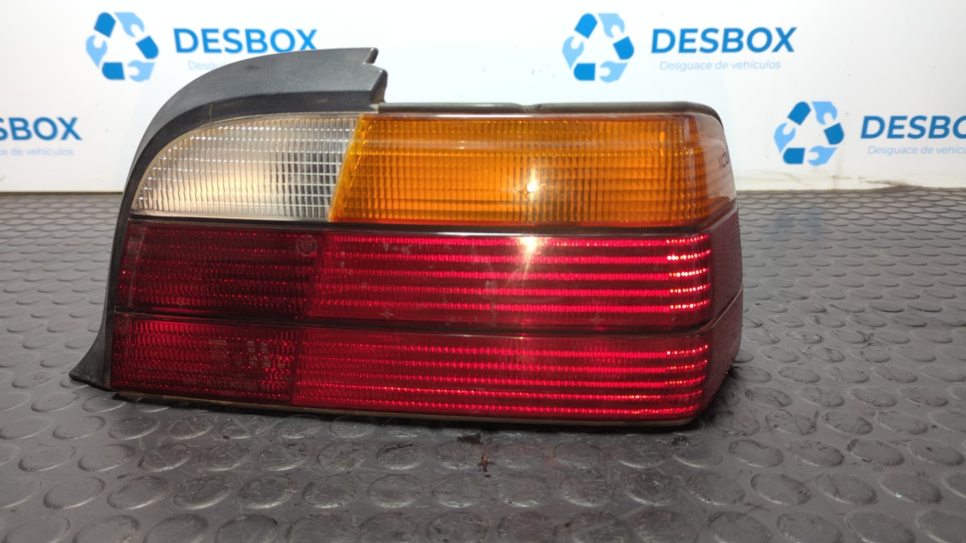 Recambio de PILOTO TRASERO DERECHO para BMW SERIE 3 COUPE (E36) referencia OEM IAM 1393224