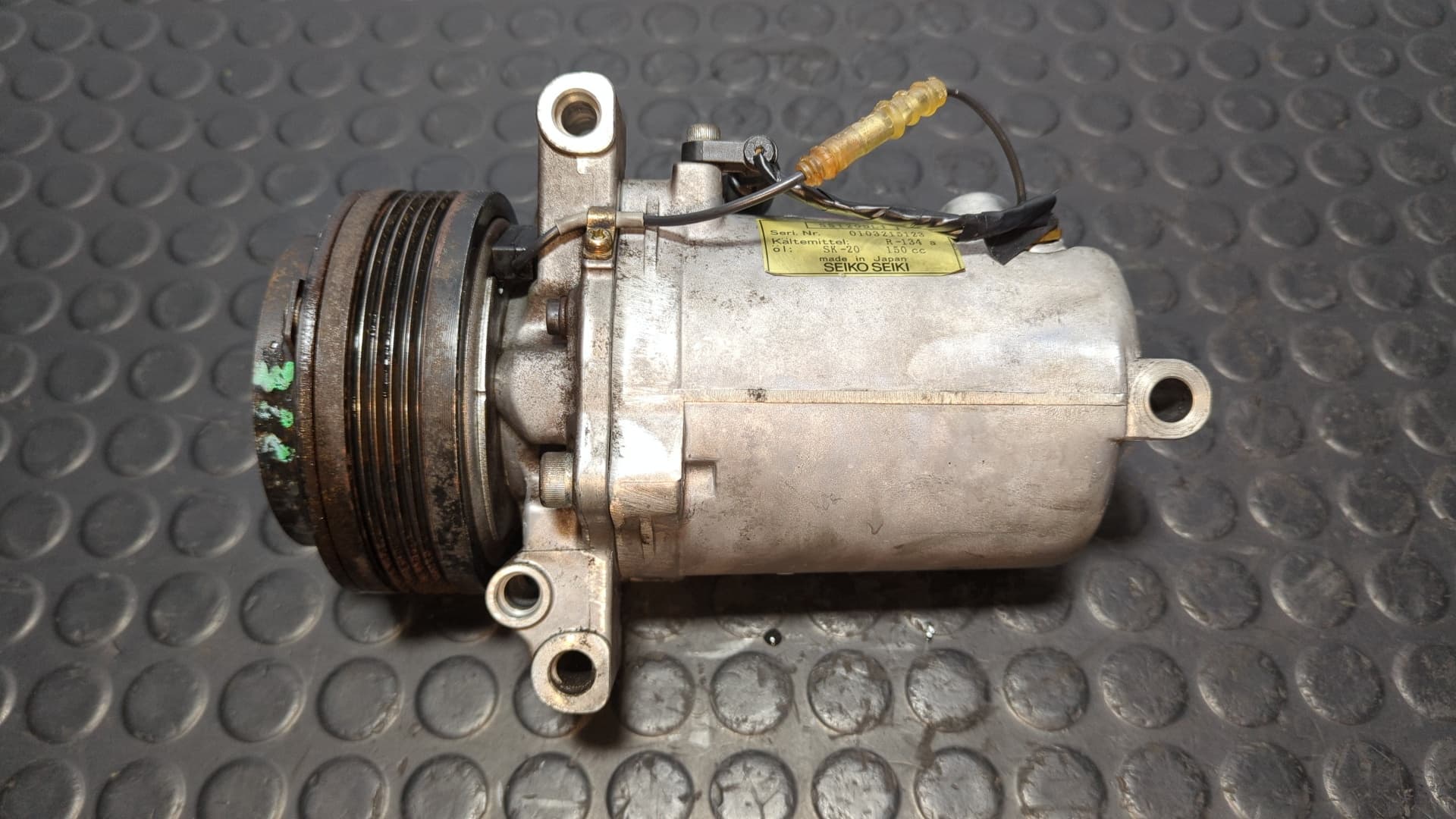 Recambio de COMPRESOR AIRE ACONDICIONADO para BMW SERIE 5 BERLINA (E39) 204D1 referencia OEM IAM 64528386650