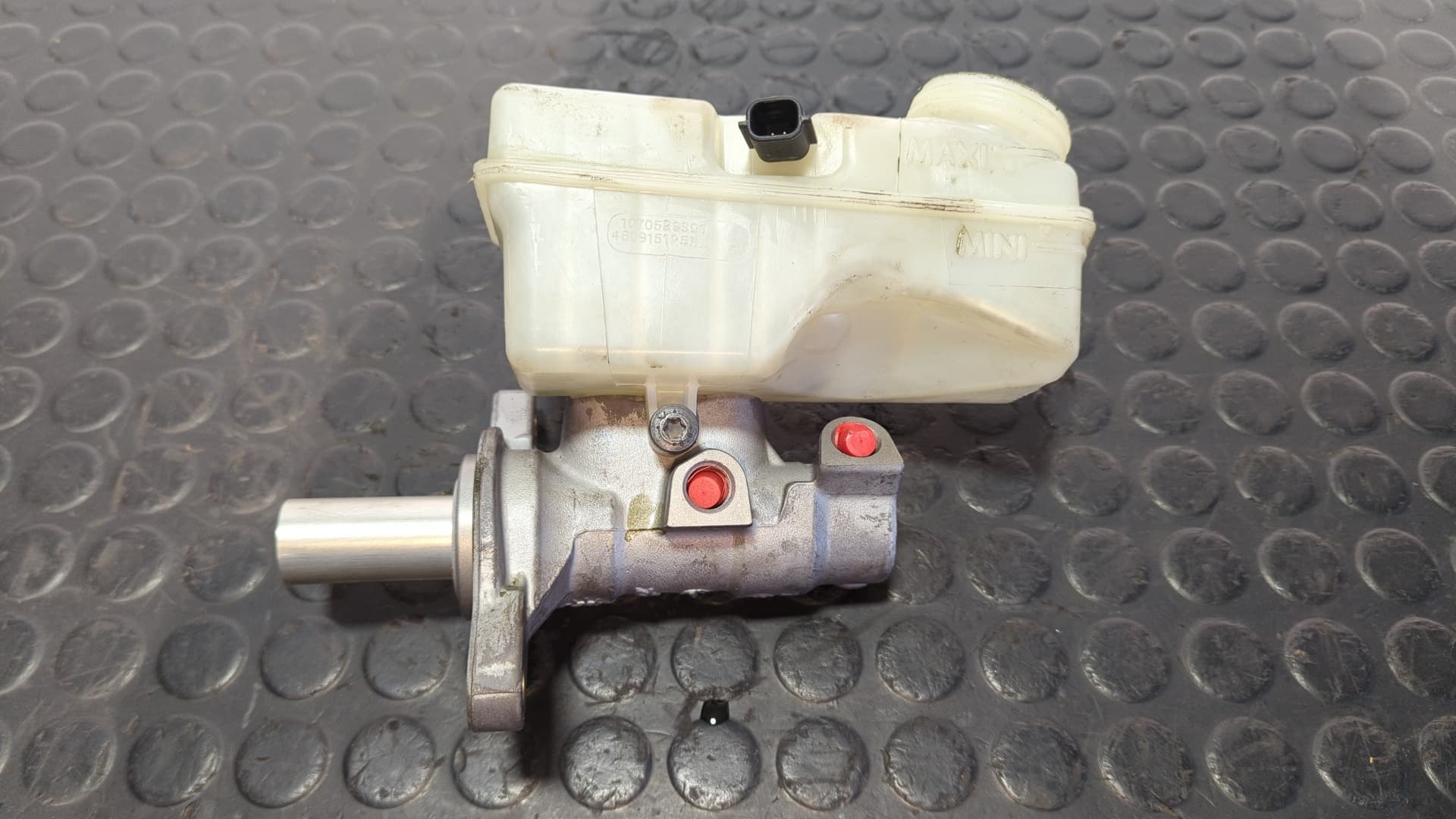 Recambio de BOMBA FRENO para DACIA DUSTER 1.2 GASOLINA H5F referencia OEM IAM 460915125R - BLANCO 3