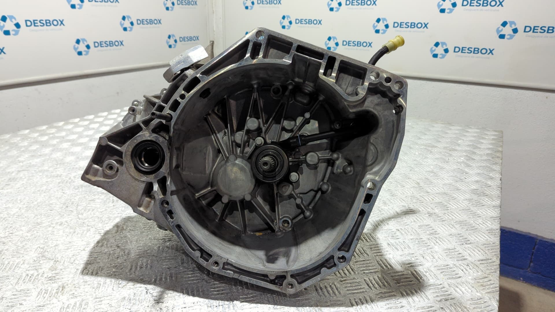 Recambio de CAJA CAMBIOS para DACIA DUSTER 1.2 GASOLINA H5F referencia OEM IAM TL4082 - BLANCO