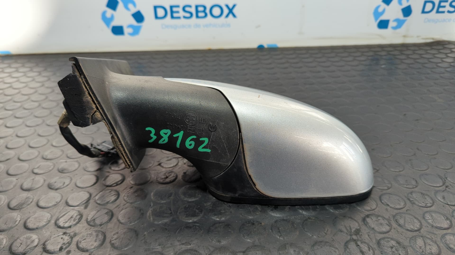 Recambio de RETROVISOR IZQUIERDO para SEAT TOLEDO (5P2) 2.0 TDI BKD referencia OEM IAM 014142 - GRIS 4