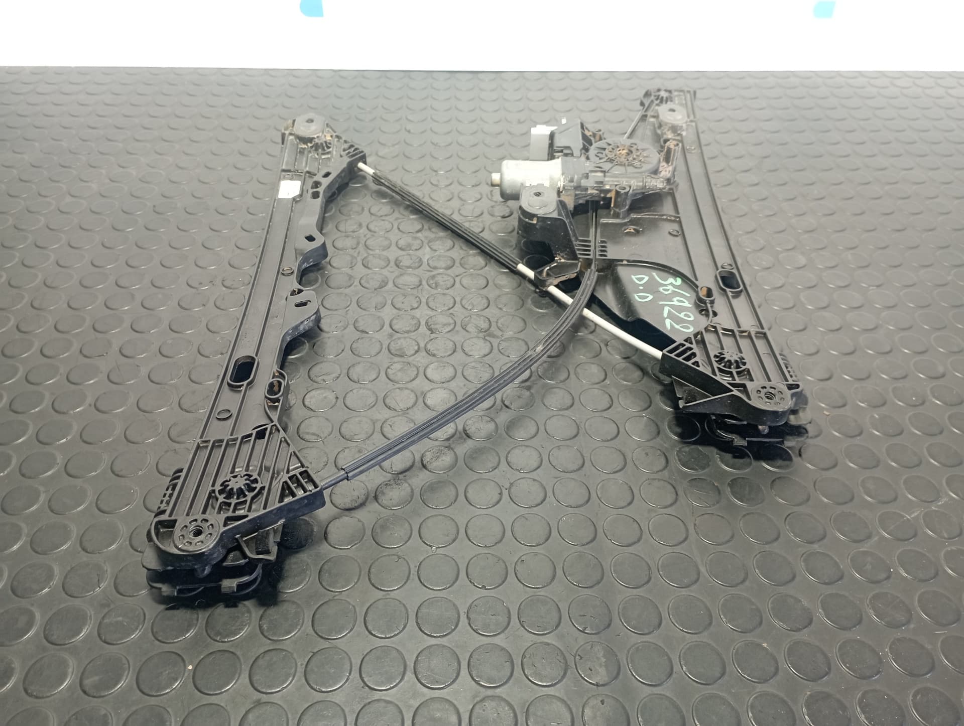 Recambio de ELEVALUNAS DELANTERO DERECHO para PEUGEOT 2008 (--.2013->) 2008 ACTIVE PURETECH HN05 referencia OEM IAM 9828130680 - BLANCO