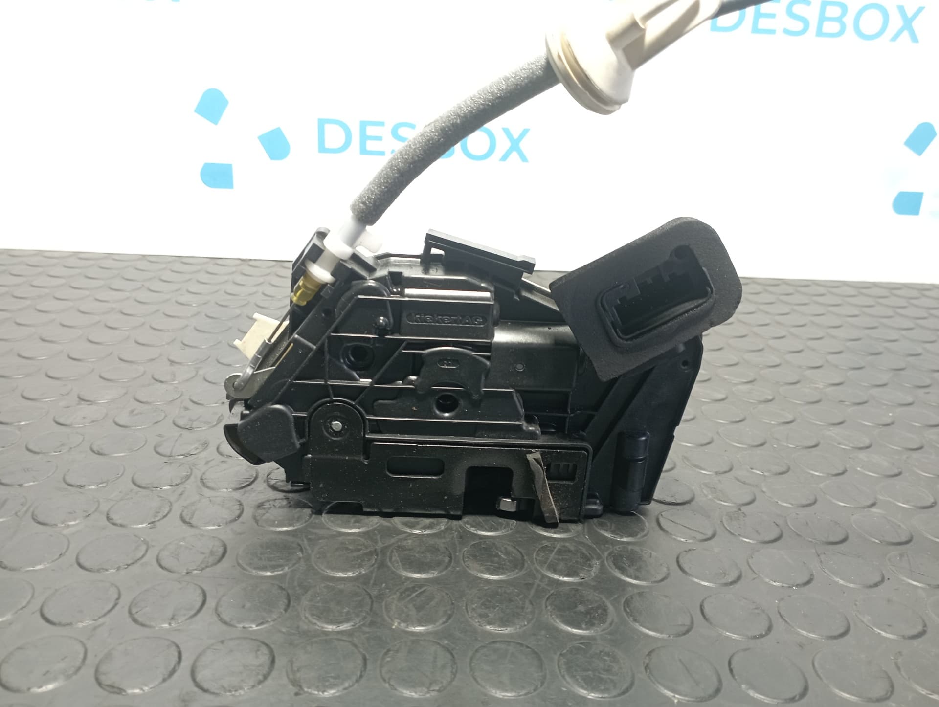 Recambio de CERRADURA PUERTA DELANTERA DERECHA para VOLKSWAGEN GOLF VII LIM. 1.2 TSI CJZ referencia OEM IAM 5K1837016E - GRIS 2