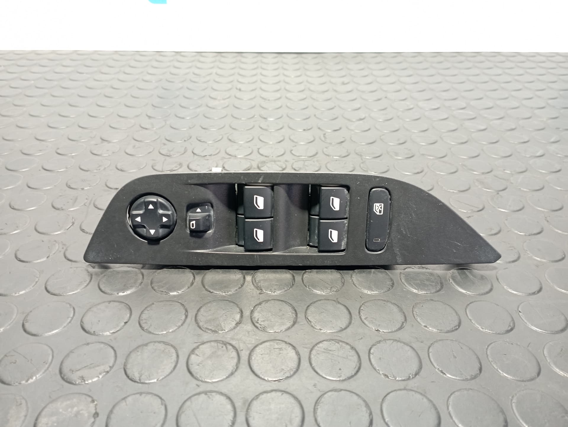 Recambio de MANDO ELEVALUNAS DELANTERO IZQUIERDO para PEUGEOT 2008 (--.2013->) 2008 ACTIVE PURETECH HN05 referencia OEM IAM 96788281ZD - BLANCO
