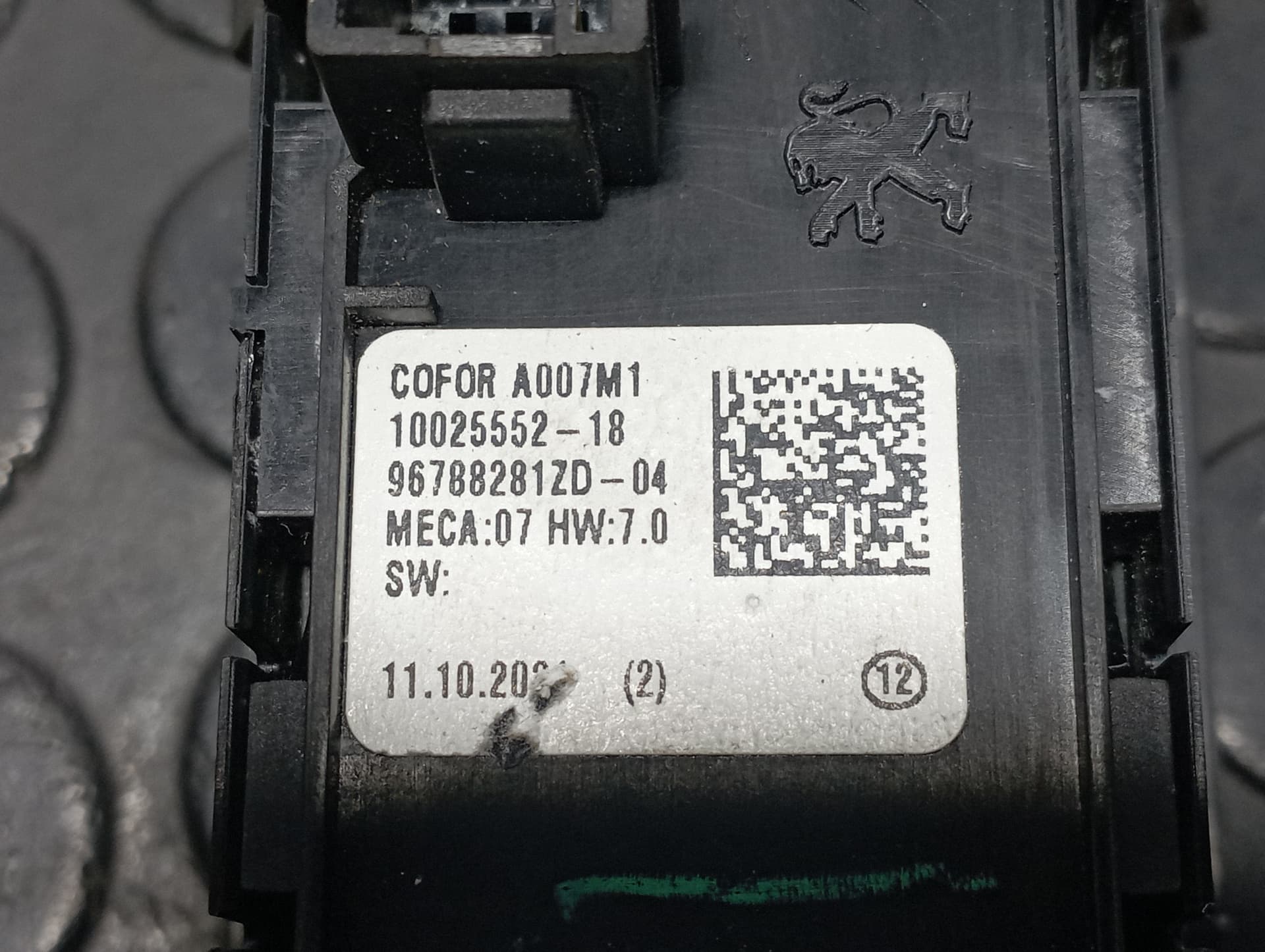 Recambio de MANDO ELEVALUNAS DELANTERO IZQUIERDO para PEUGEOT 2008 (--.2013->) 2008 ACTIVE PURETECH HN05 referencia OEM IAM 96788281ZD - BLANCO 3