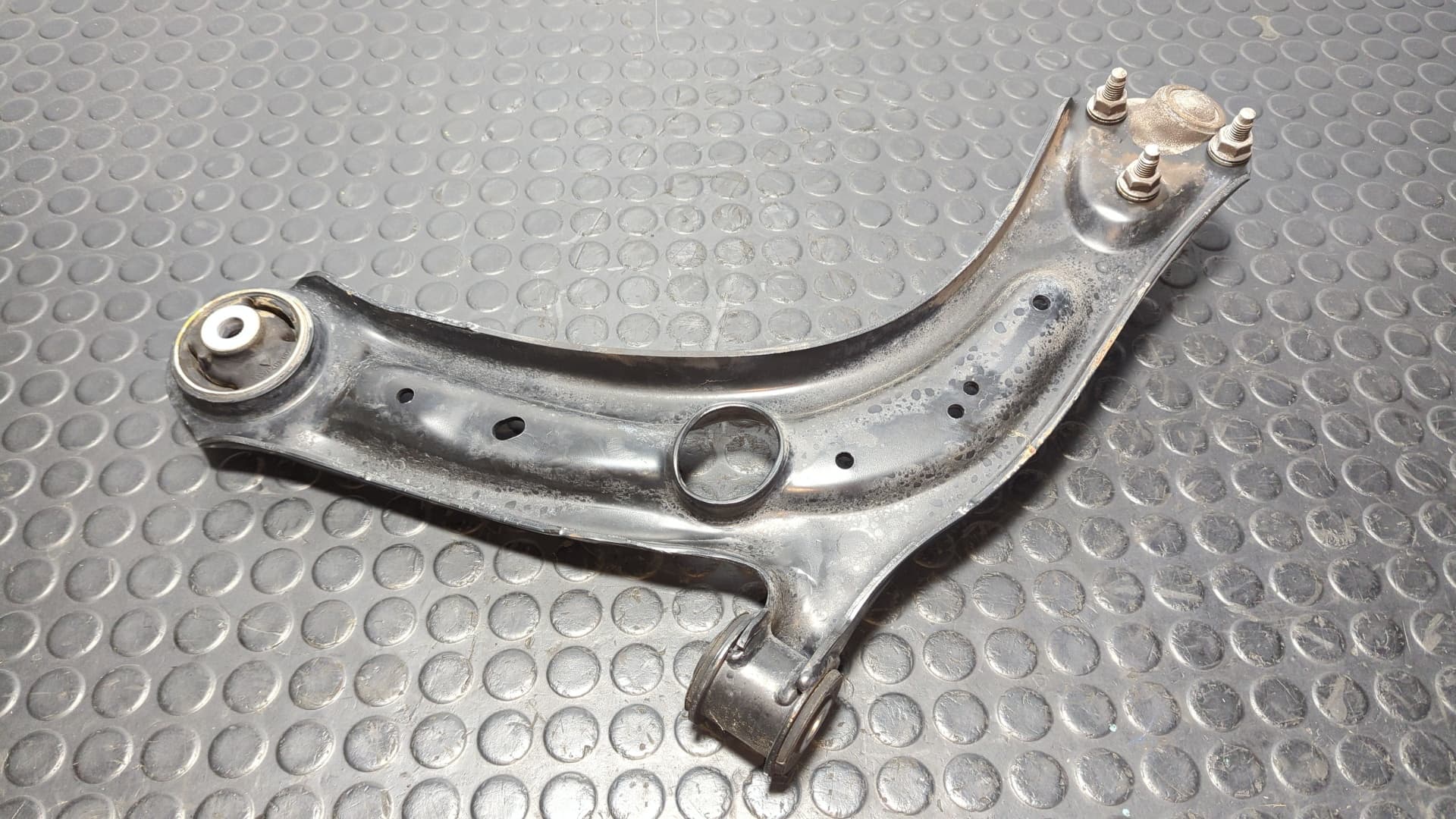Recambio de BRAZO DERECHO INFERIOR DELANTERO para VOLKSWAGEN TIGUAN 2.0 TDI DFG - BLANCO 5