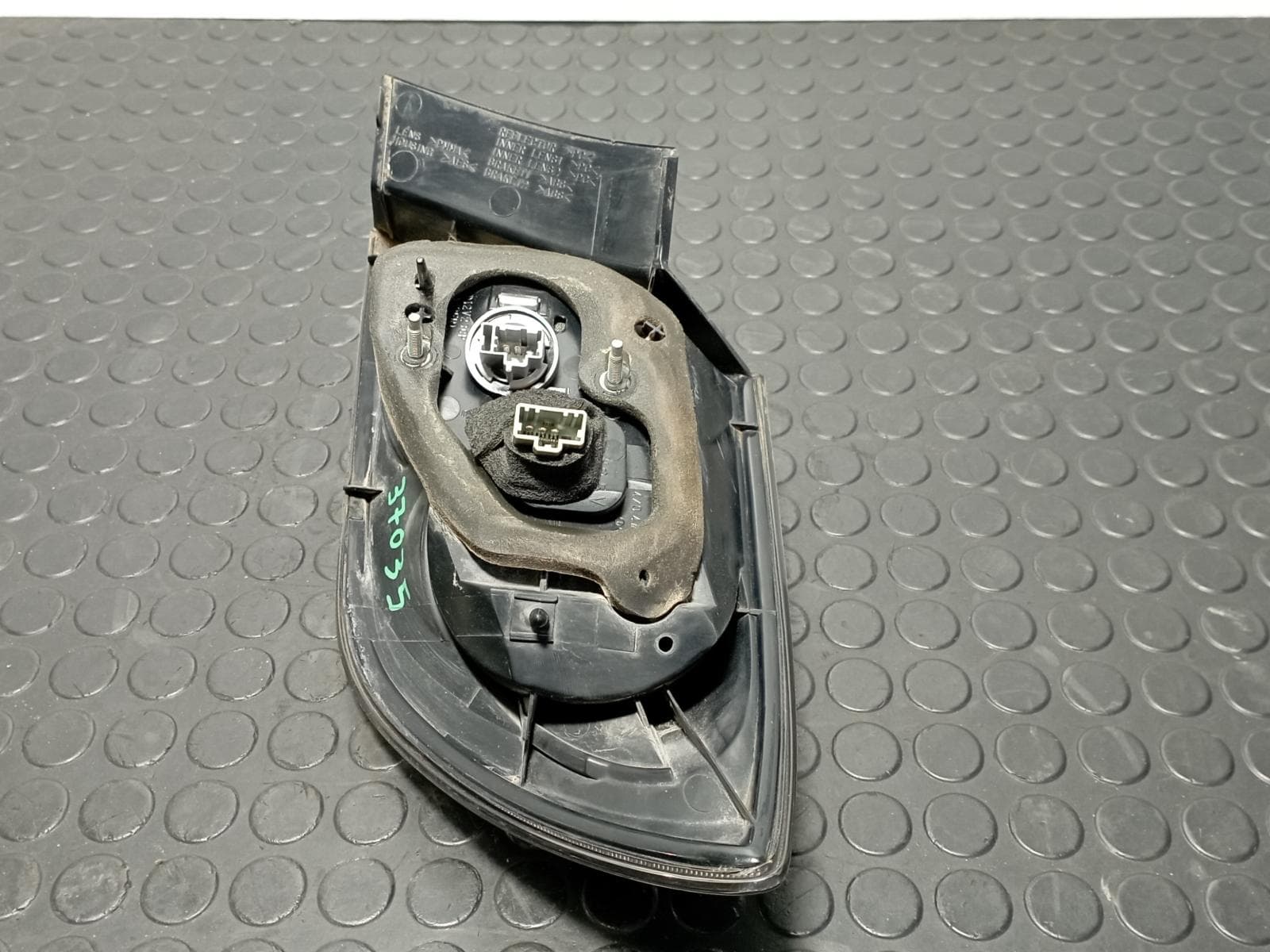 Recambio de PILOTO TRASERO IZQUIERDO para MAZDA 3 BERLINA (BK) 1.6 DIESEL Y6 referencia OEM IAM P3805 E110642 - NEGRO 3