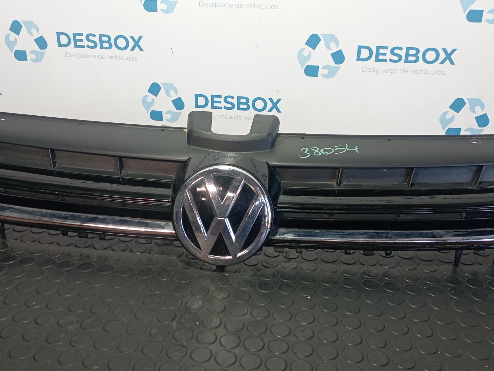 Recambio de REJILLA DELANTERA para VOLKSWAGEN GOLF VII LIM. 1.2 TSI CJZ referencia OEM IAM 5G0853653E - GRIS 2