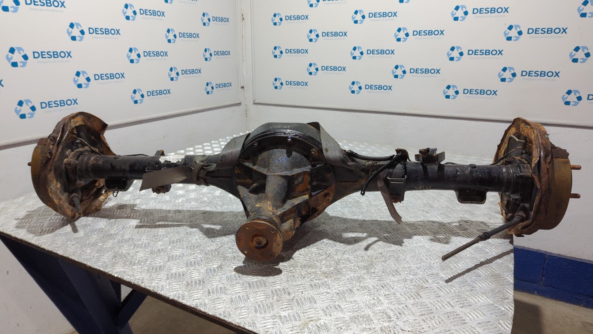 Recambio de PUENTE TRASERO para MITSUBISHI PAJERO 2.5 TD 4D56 referencia OEM IAM 28D15 - AZUL
