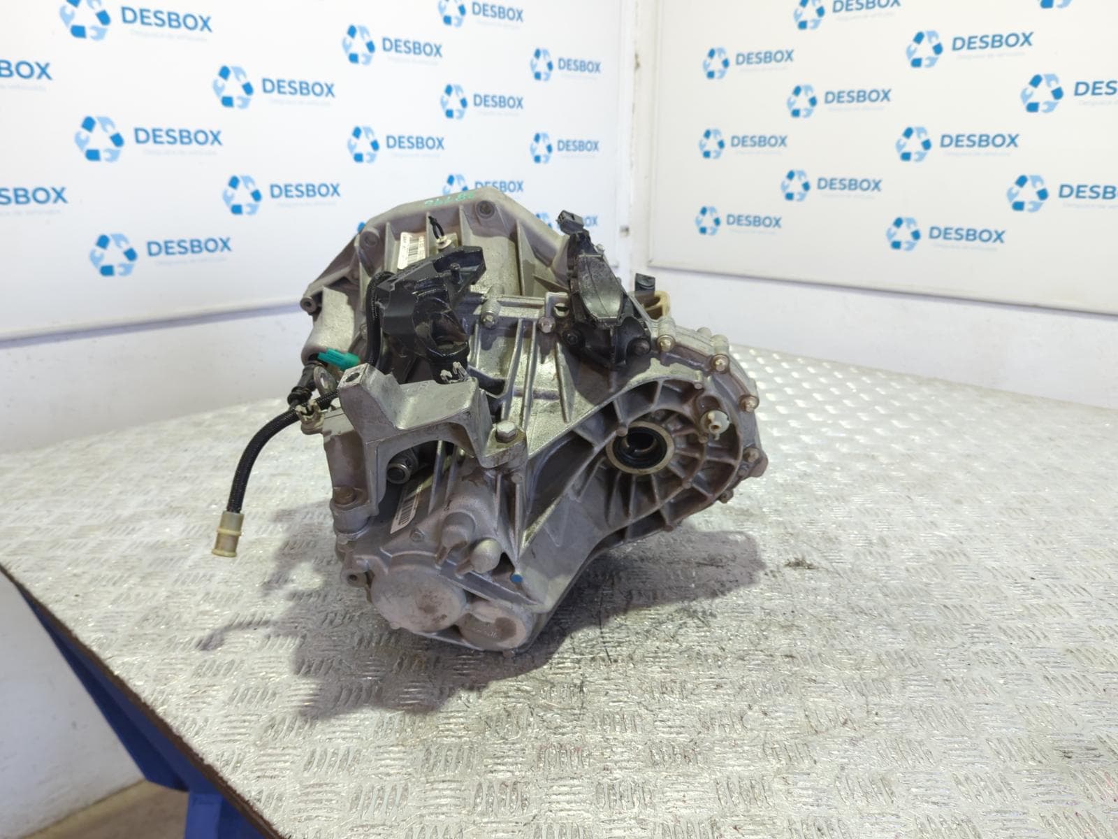 Recambio de CAJA CAMBIOS para RENAULT MEGANE III SPORT TOURER 1.9 DCI K9KJ8 referencia OEM IAM TL4A040 - AZUL 4