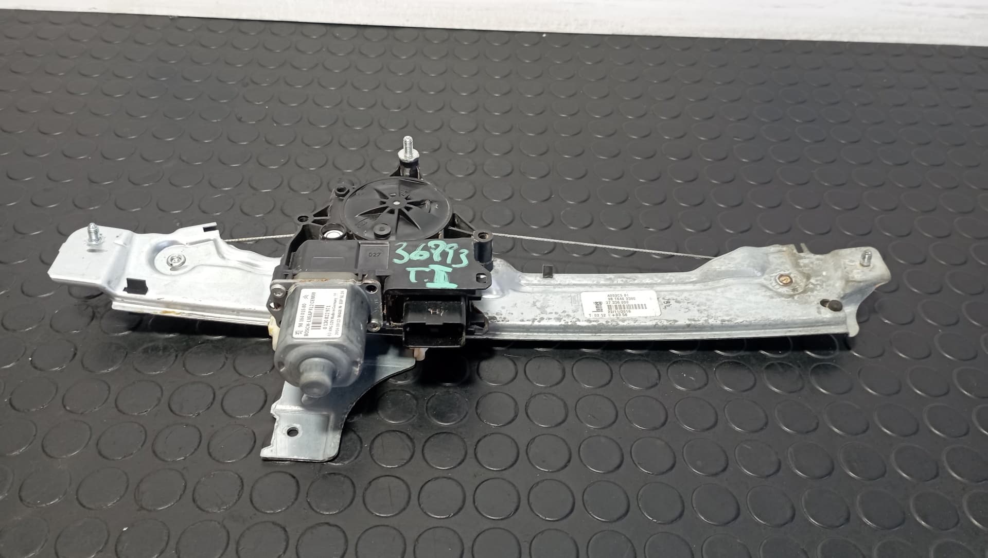 Recambio de ELEVALUNAS TRASERO IZQUIERDO para PEUGEOT 208 1.2 PURETECH HN01 referencia OEM IAM 9816402380 - BLANCO
