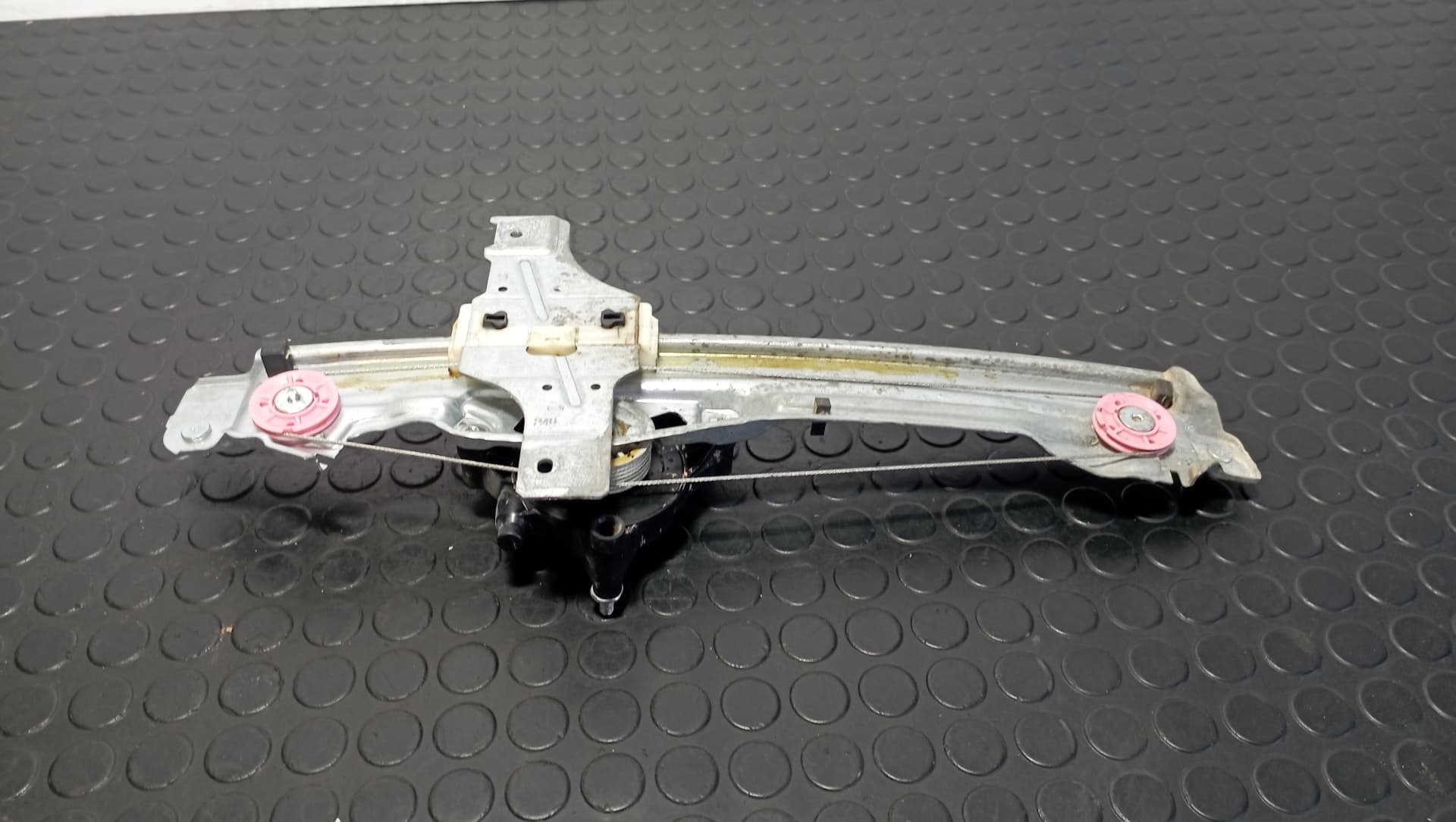 Recambio de ELEVALUNAS TRASERO IZQUIERDO para PEUGEOT 208 1.2 PURETECH HN01 referencia OEM IAM 9816402380 - BLANCO 3