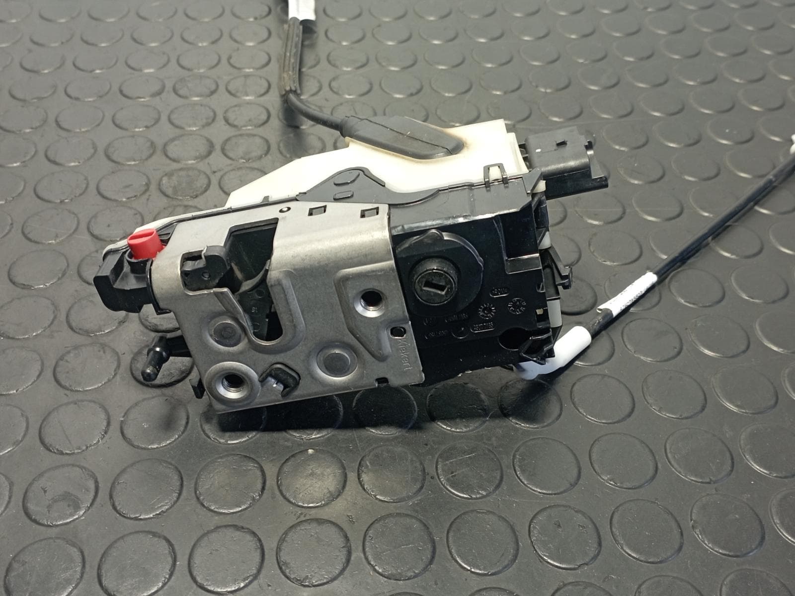 Recambio de CERRADURA PUERTA TRASERA IZQUIERDA para PEUGEOT 208 1.2 PURETECH HN01 referencia OEM IAM 9812501280 - BLANCO 3