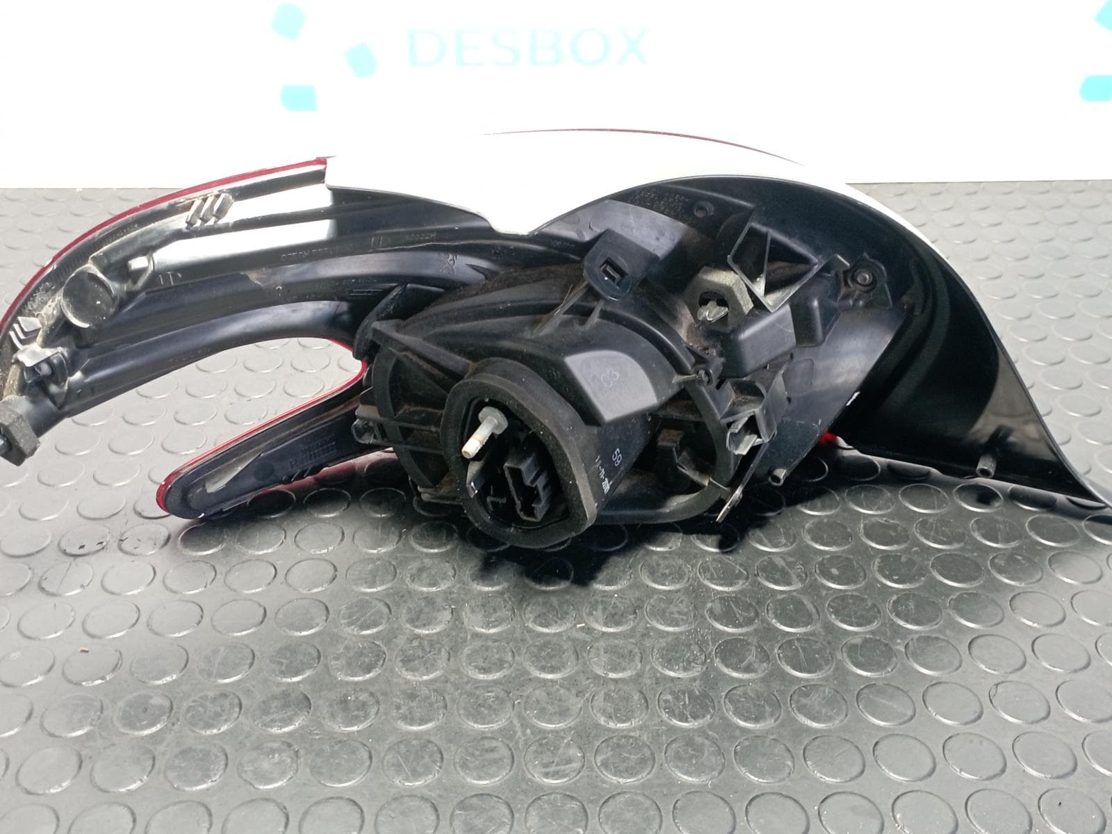 Recambio de PILOTO TRASERO DERECHO para PEUGEOT 208 1.2 PURETECH HN01 referencia OEM IAM 9810430580 - BLANCO 2