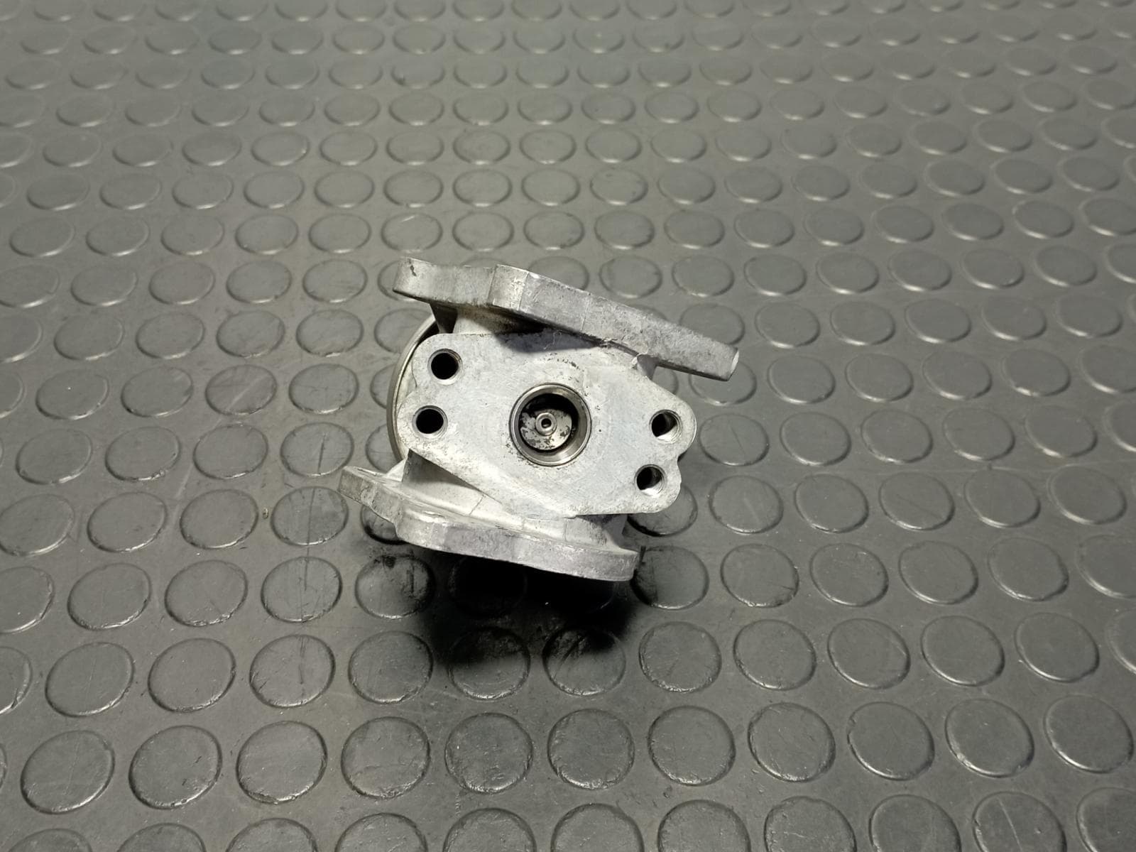 Recambio de VALVULA EGR para AUDI A3 (8P) 2.0 TDI Ambiente BKD referencia OEM IAM 038129637D - NEGRO 4