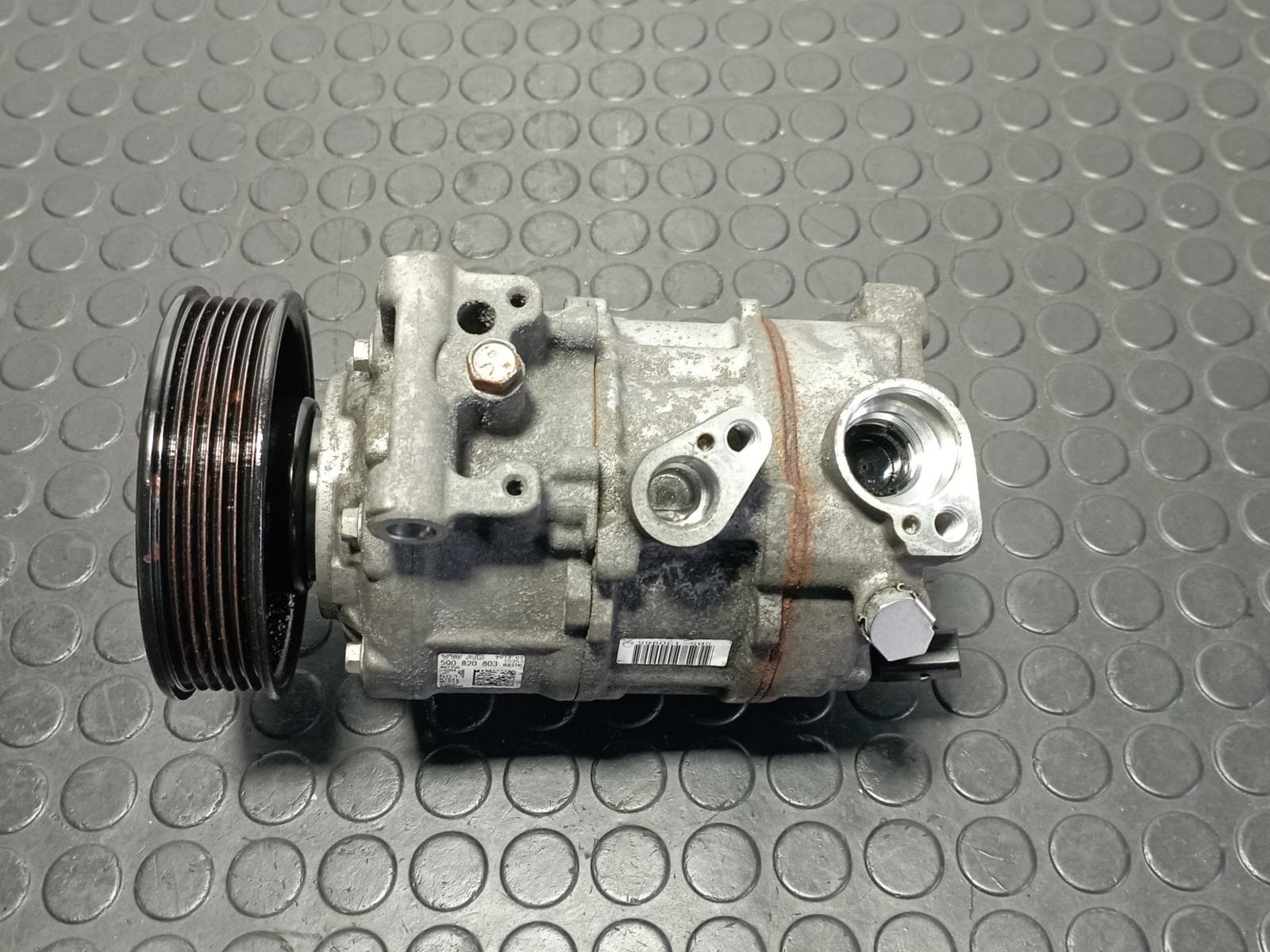 Recambio de COMPRESOR AIRE ACONDICIONADO para VOLKSWAGEN GOLF VII LIM. 1.2 TSI CJZ referencia OEM IAM 5Q0820803 - GRIS 2