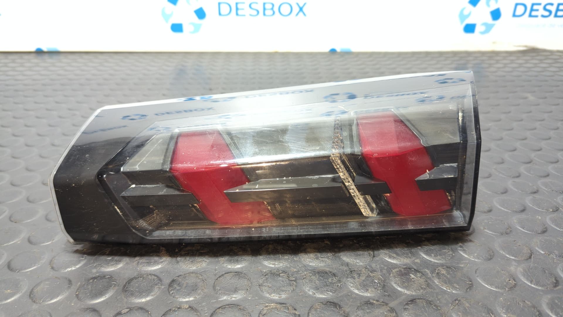 Recambio de PILOTO PORTON DERECHO para PEUGEOT 2008 (--.2013->) 2008 ACTIVE PURETECH HN05 referencia OEM IAM FR26950232 - BLANCO