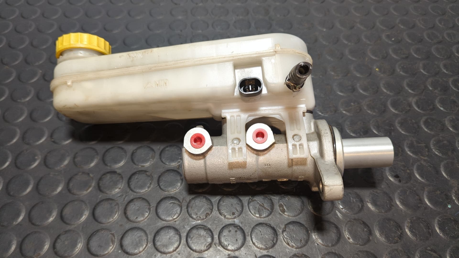 Recambio de BOMBA FRENO para PEUGEOT BOXER CAJA CERR. TECHO ELEVADO (BAT.3450)(335)(2007 =>) HDi (335) 4H03 referencia OEM IAM 0204255096 - BLANCO 3
