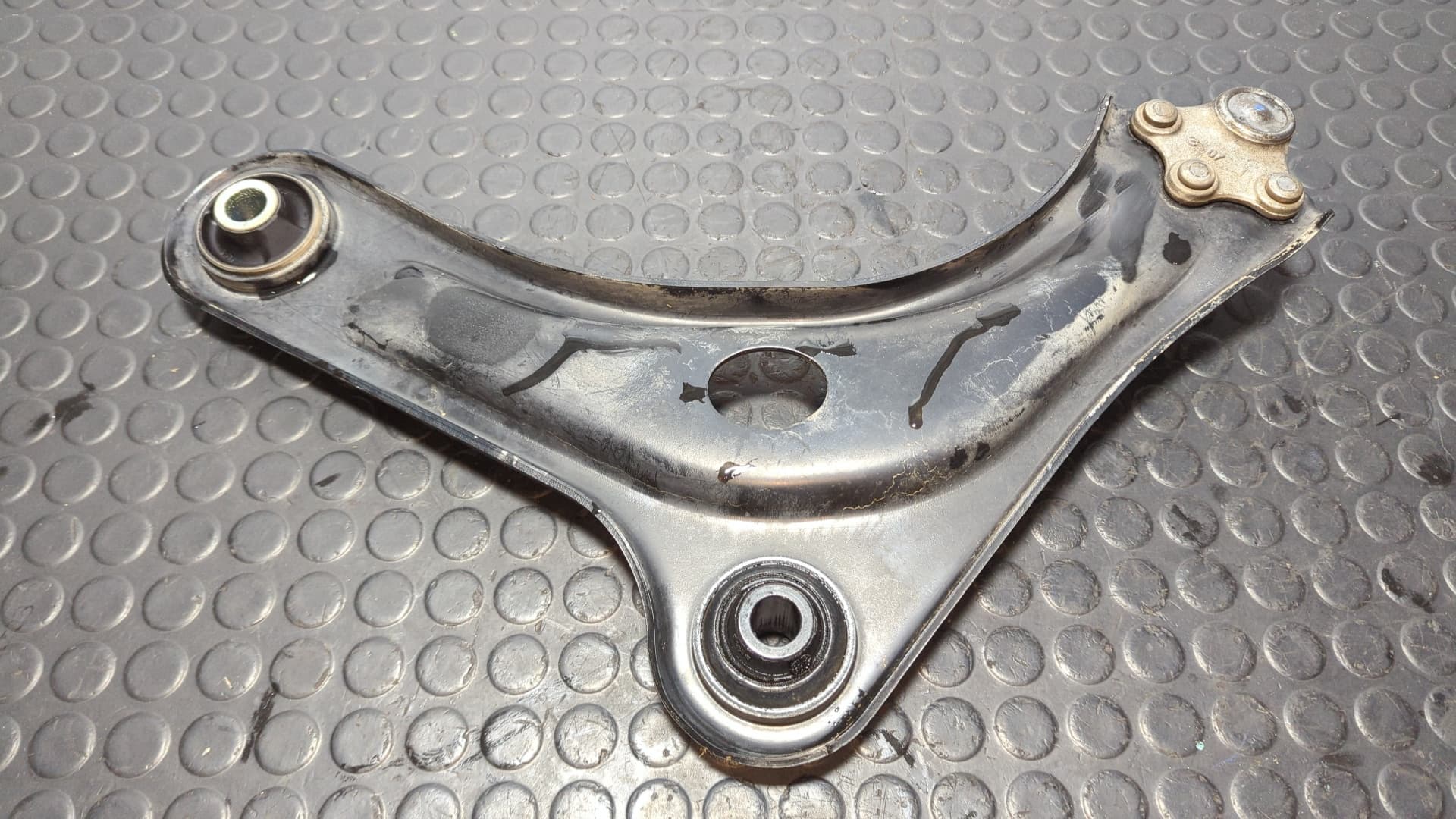 Recambio de BRAZO DERECHO INFERIOR DELANTERO para PEUGEOT 208 1.2 PURETECH HN01 referencia OEM IAM C47 - BLANCO 4