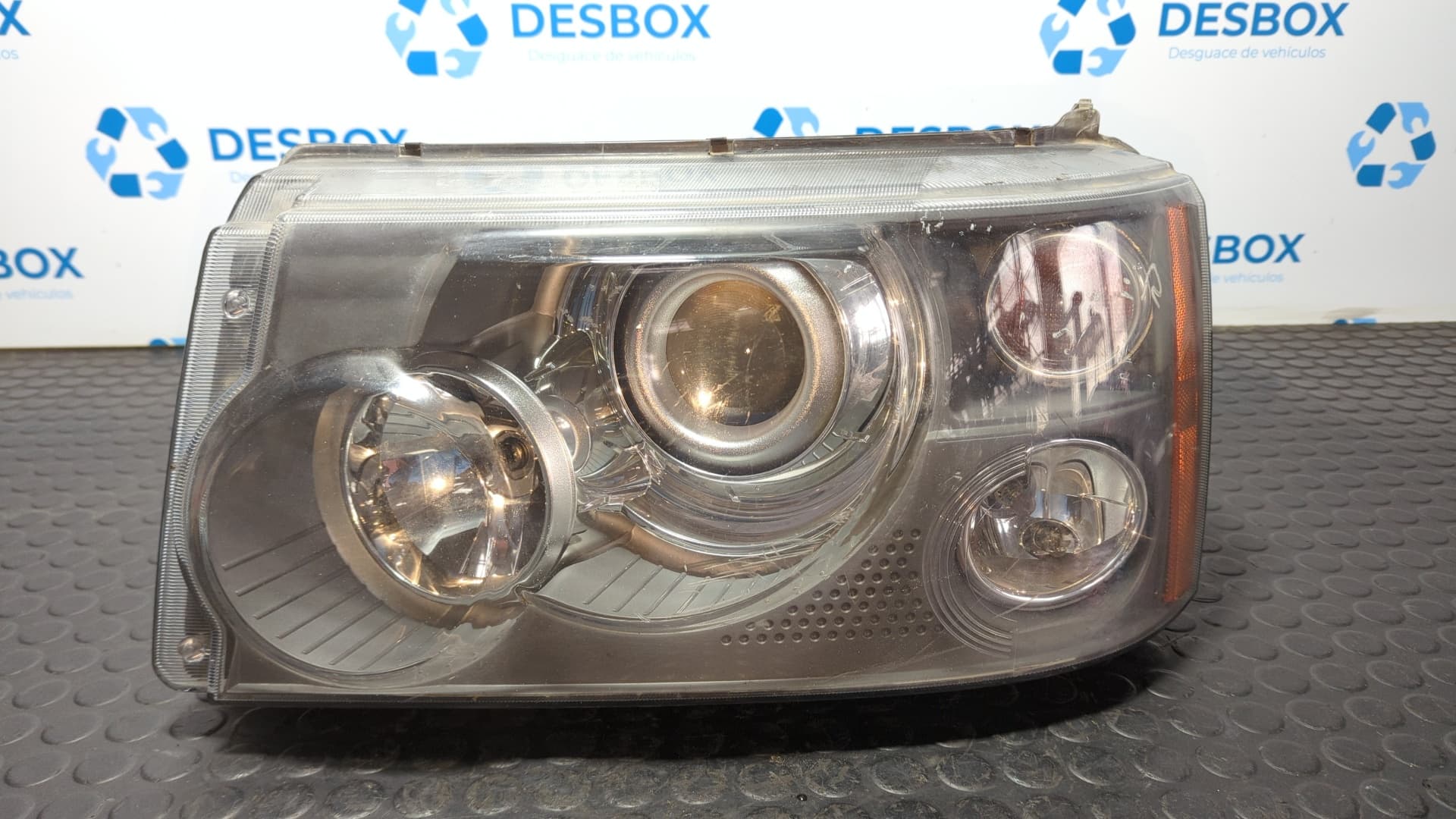 Recambio de FARO IZQUIERDO para LAND ROVER RANGE ROVER referencia OEM IAM XBC501733LZN