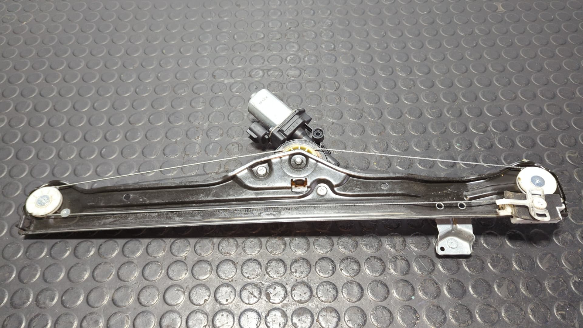 Recambio de ELEVALUNAS DELANTERO IZQUIERDO para PEUGEOT BOXER Furgoneta 2.2 BlueHDi 140 4HB(DW12RUD) referencia OEM IAM 1394449080 - BLANCO 4