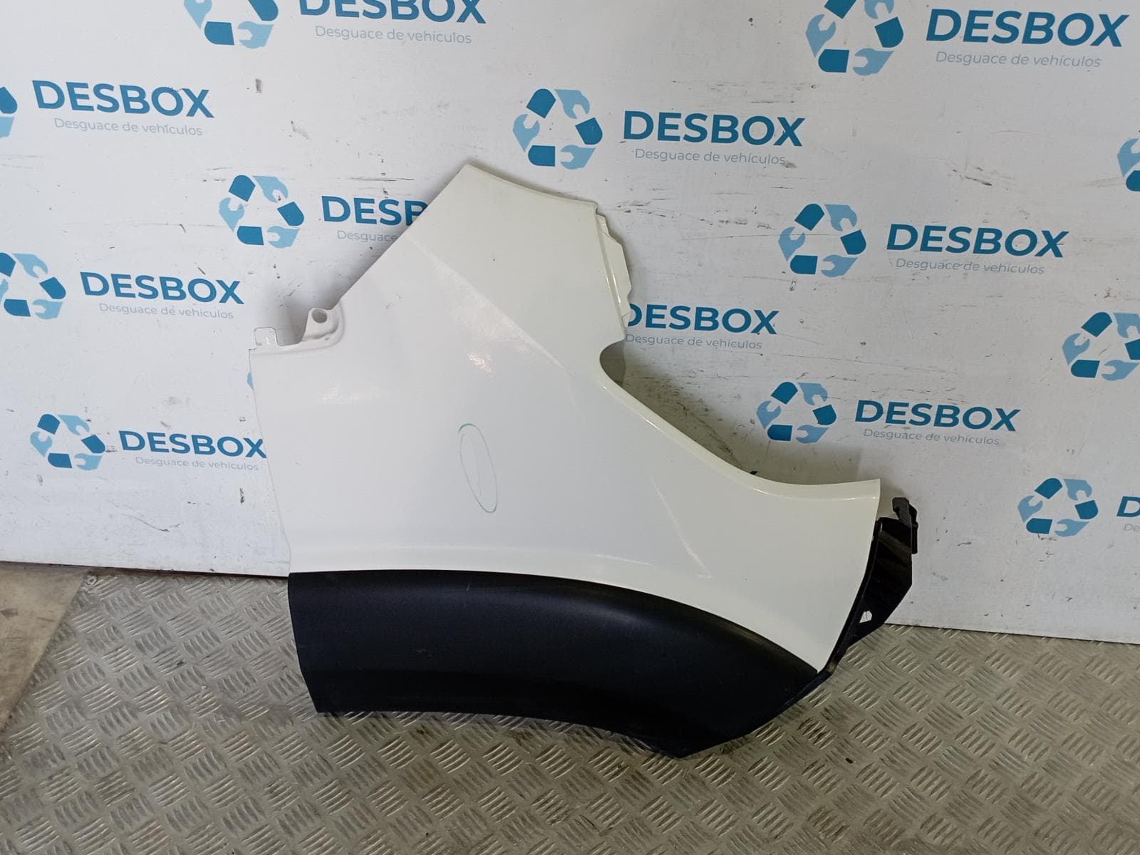 Recambio de ALETA DELANTERA DERECHA para PEUGEOT BOXER Furgoneta 2.2 BlueHDi 140 4HB(DW12RUD) - BLANCO