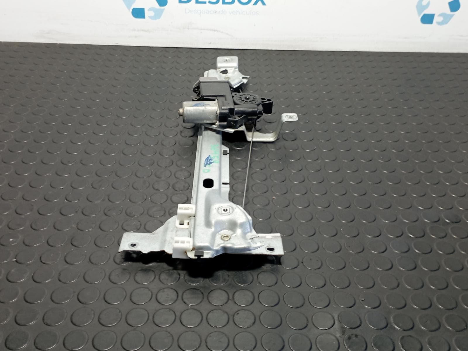 Recambio de ELEVALUNAS TRASERO DERECHO para PEUGEOT 3008 1.6 5F01 referencia OEM IAM 9682808680 - NEGRO 2