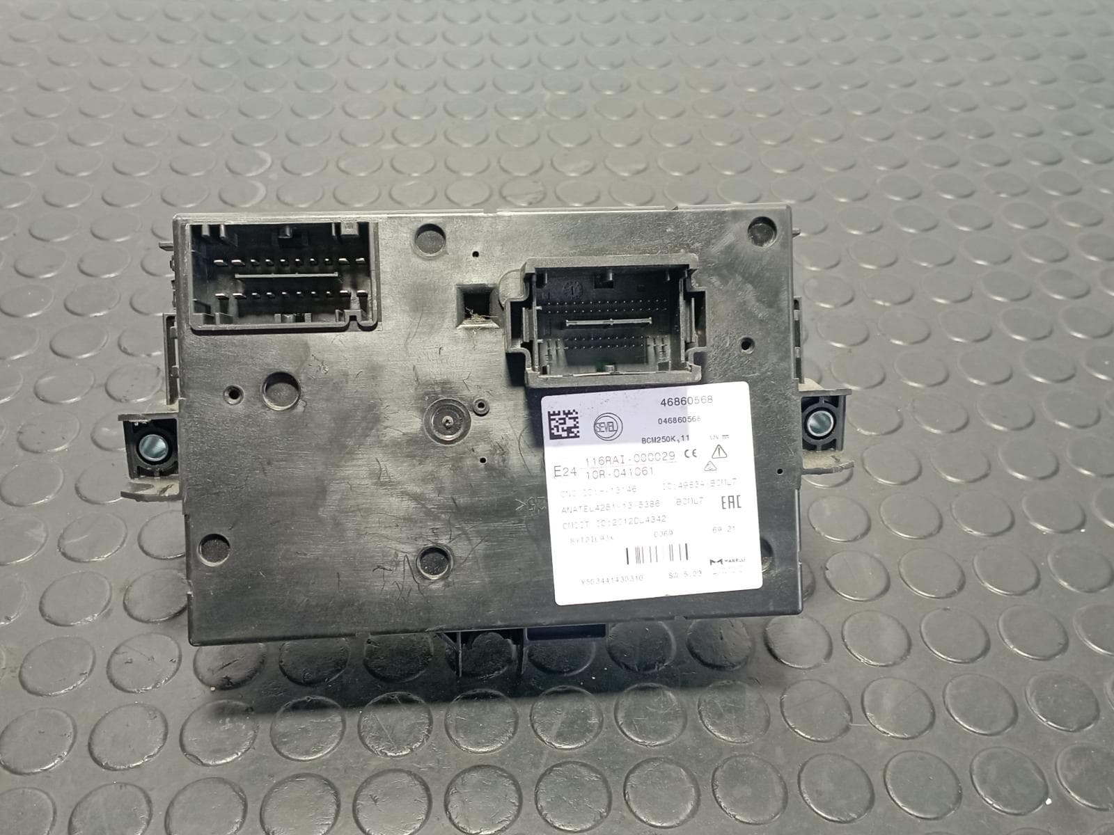 Recambio de CAJA RELES / FUSIBLES para PEUGEOT BOXER Furgoneta 2.2 BlueHDi 140 4HB(DW12RUD) referencia OEM IAM 46860568 - BLANCO 2