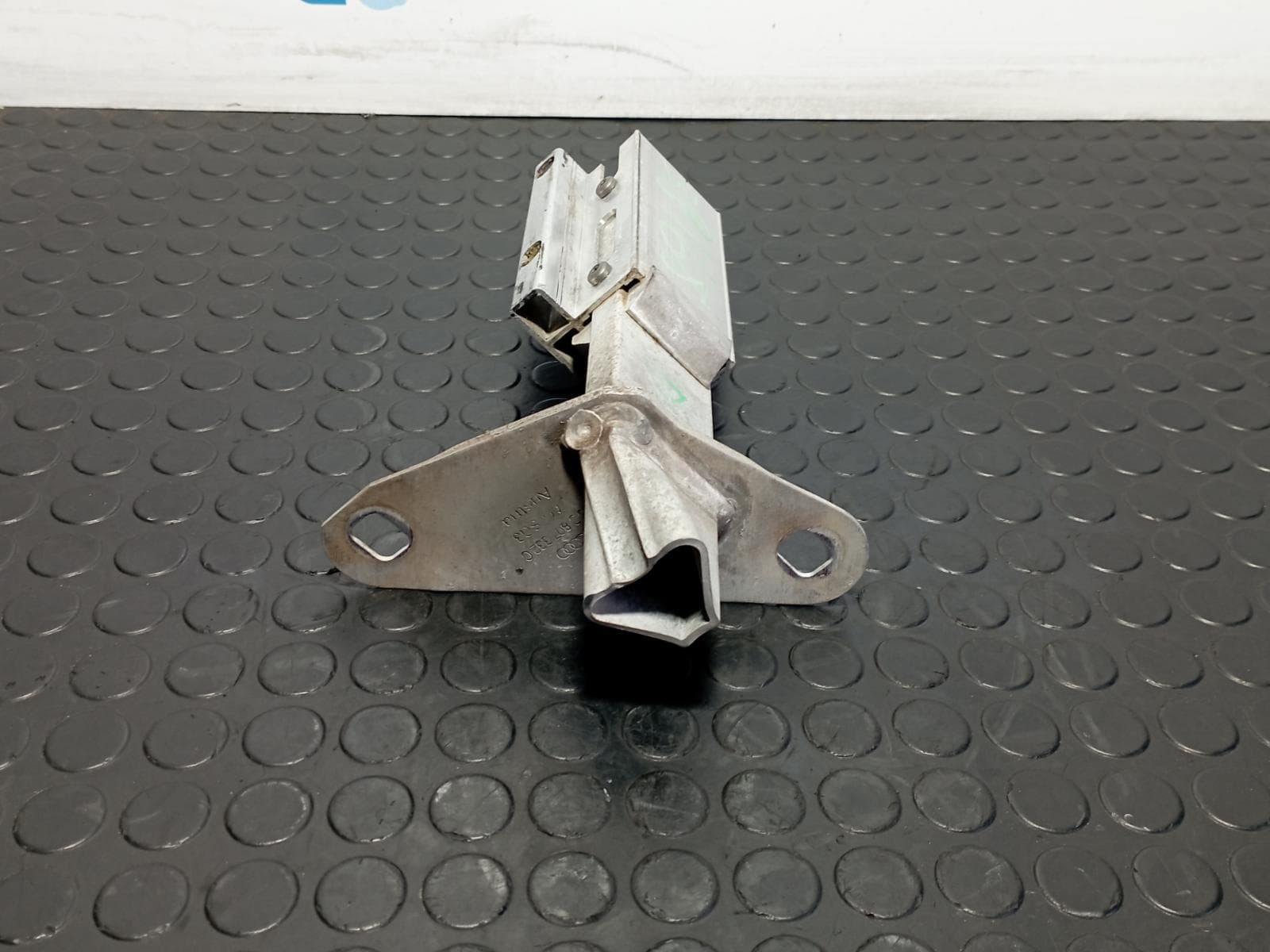 Recambio de PUNTERA PARAGOLPES TRASERA DERECHA para AUDI A4 BERLINA (B5) 1.8 T APU referencia OEM IAM 8D0807332C - AZUL 2