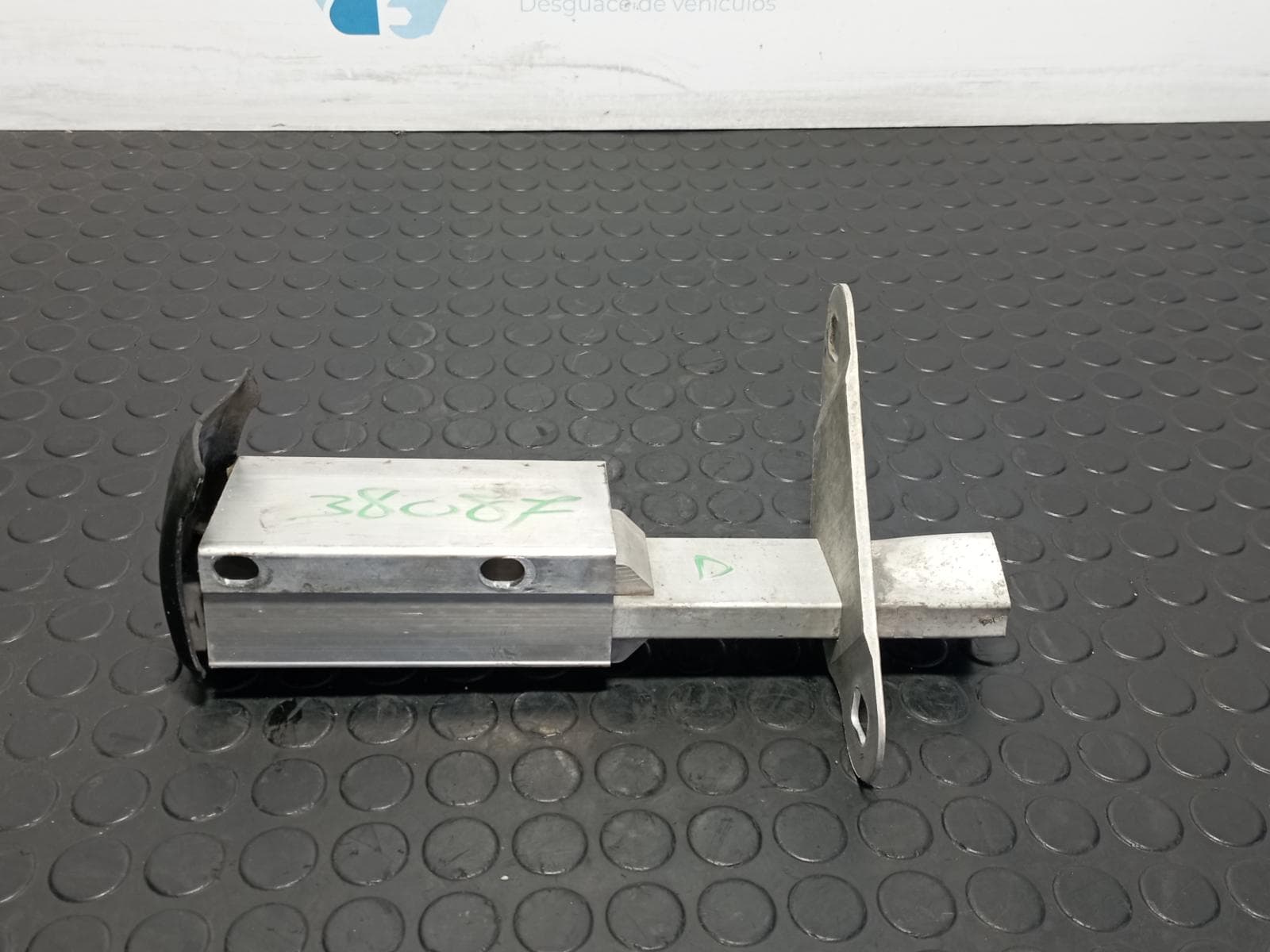 Recambio de PUNTERA PARAGOLPES TRASERA DERECHA para AUDI A4 BERLINA (B5) 1.8 T QUATTRO AEB referencia OEM IAM 8DO807332C - AZUL