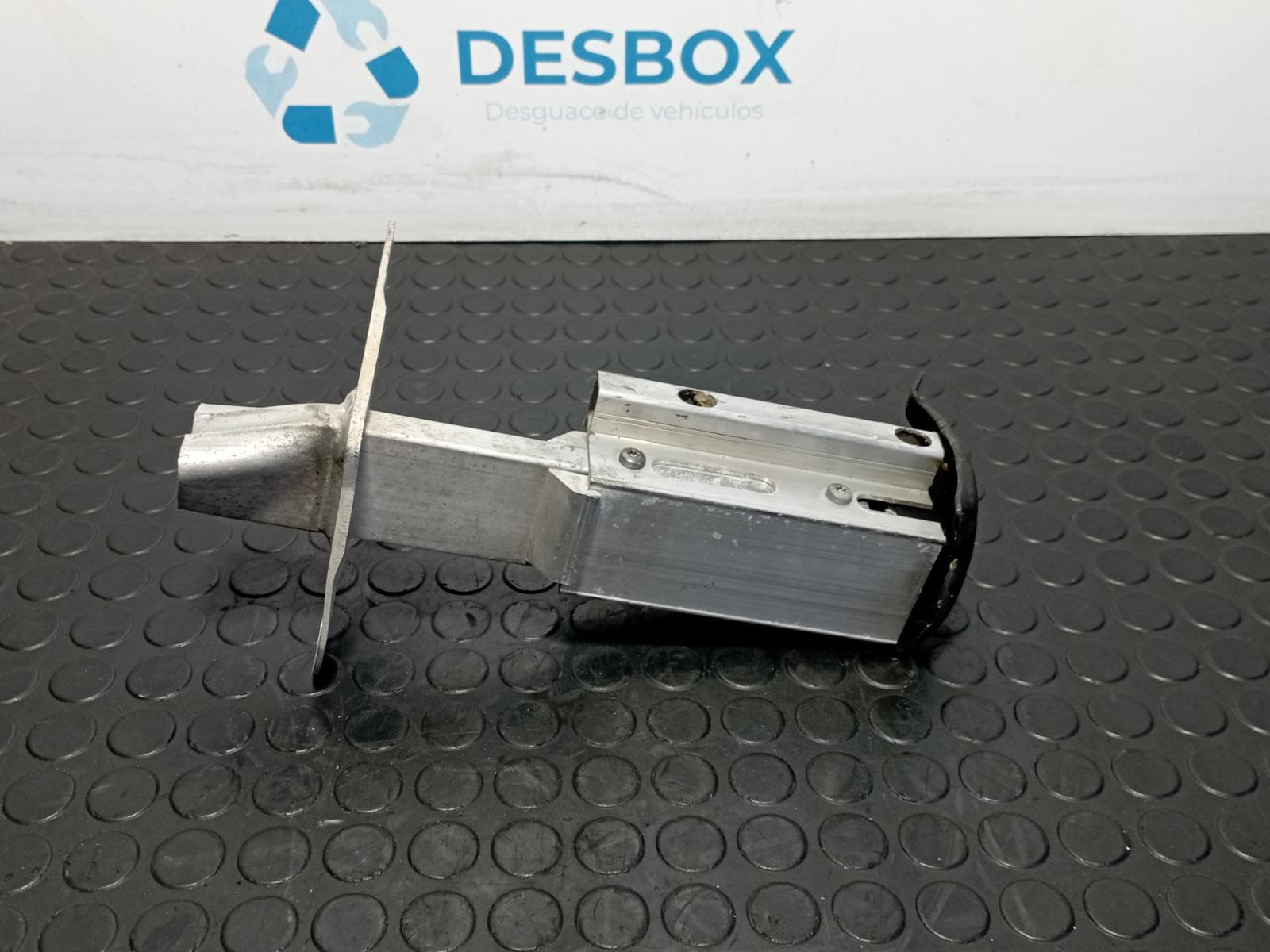 Recambio de PUNTERA PARAGOLPES TRASERA DERECHA para AUDI A4 BERLINA (B5) 1.8 T QUATTRO AEB referencia OEM IAM 8DO807332C - AZUL 2