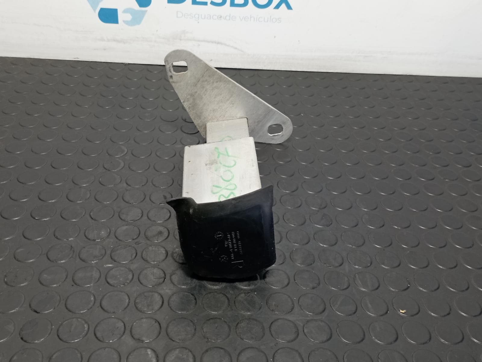 Recambio de PUNTERA PARAGOLPES TRASERA DERECHA para AUDI A4 BERLINA (B5) 1.8 T QUATTRO AEB referencia OEM IAM 8DO807332C - AZUL 4